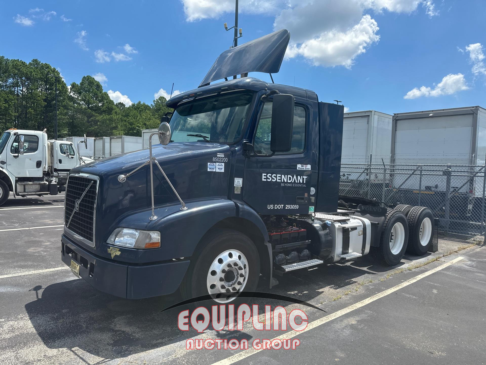 2013 VOLVO TRUCK VNM