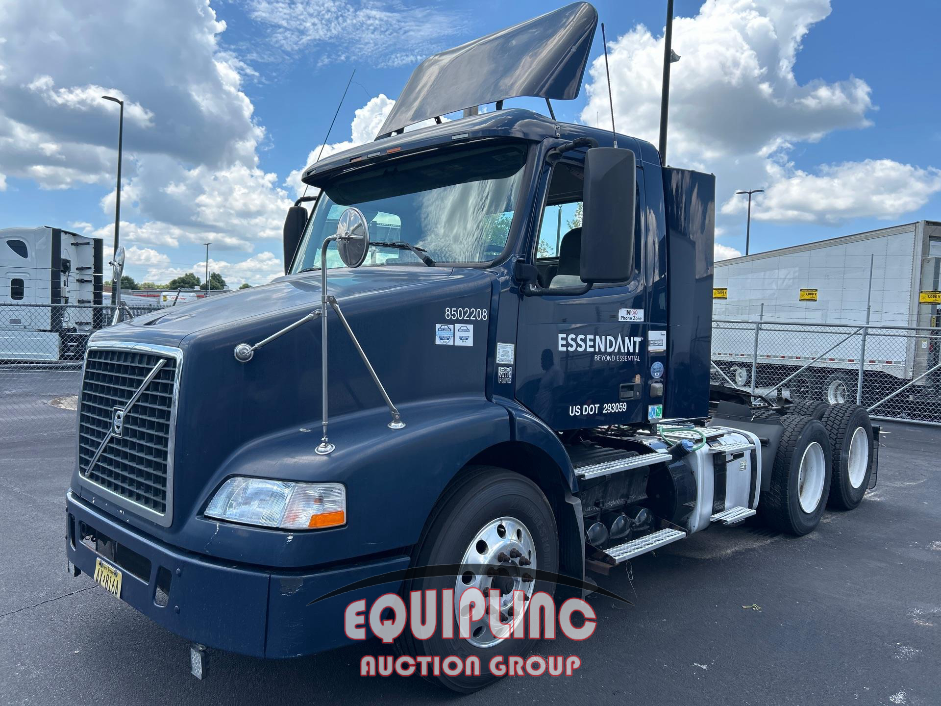 2013 VOLVO TRUCK VNM