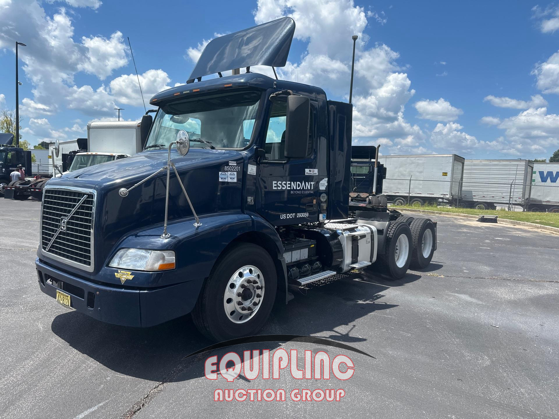 2013 VOLVO TRUCK VNM