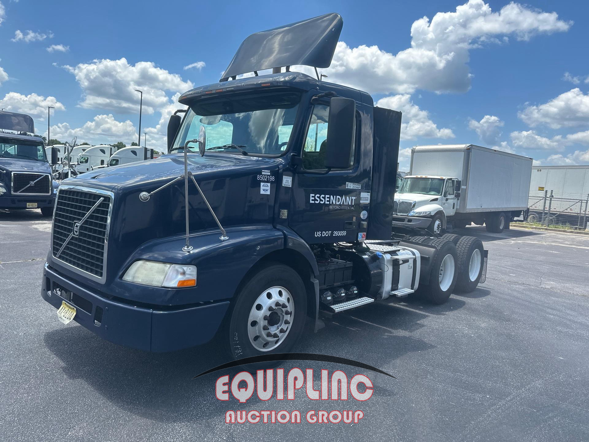 2013 VOLVO TRUCK VNM