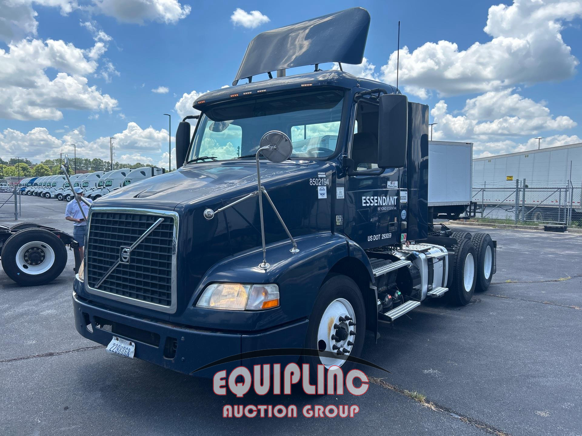 2013 VOLVO TRUCK VNM