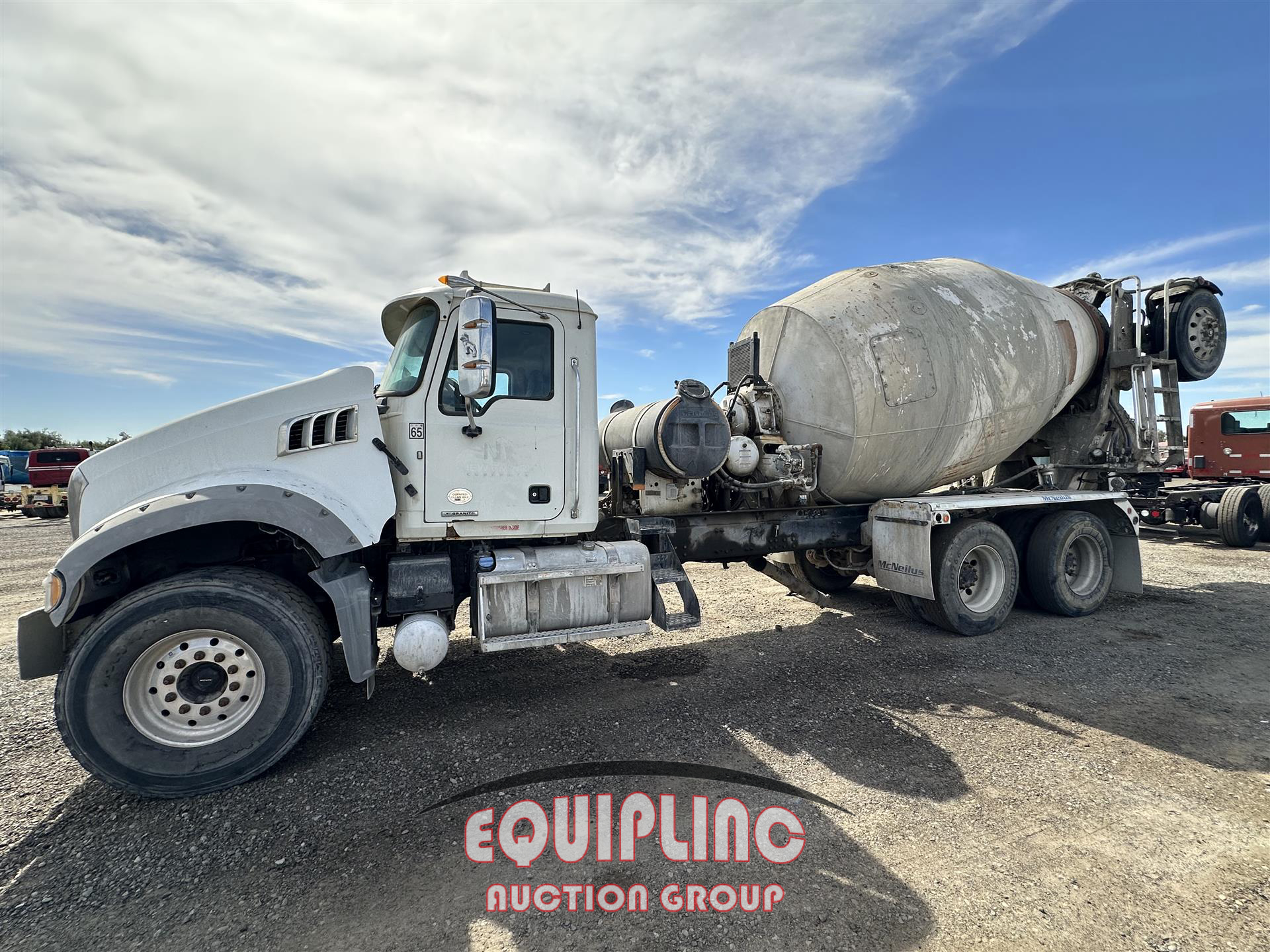 2019 Mack GR64F