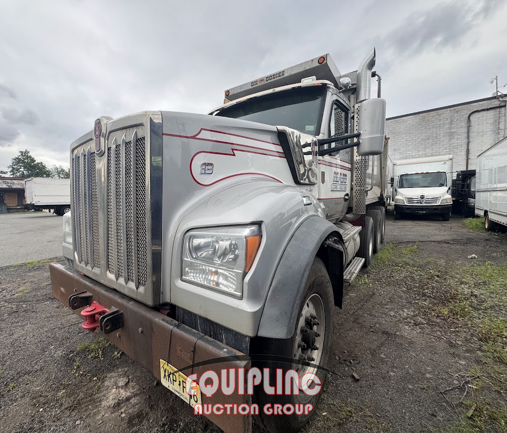 2020 Kenworth W990