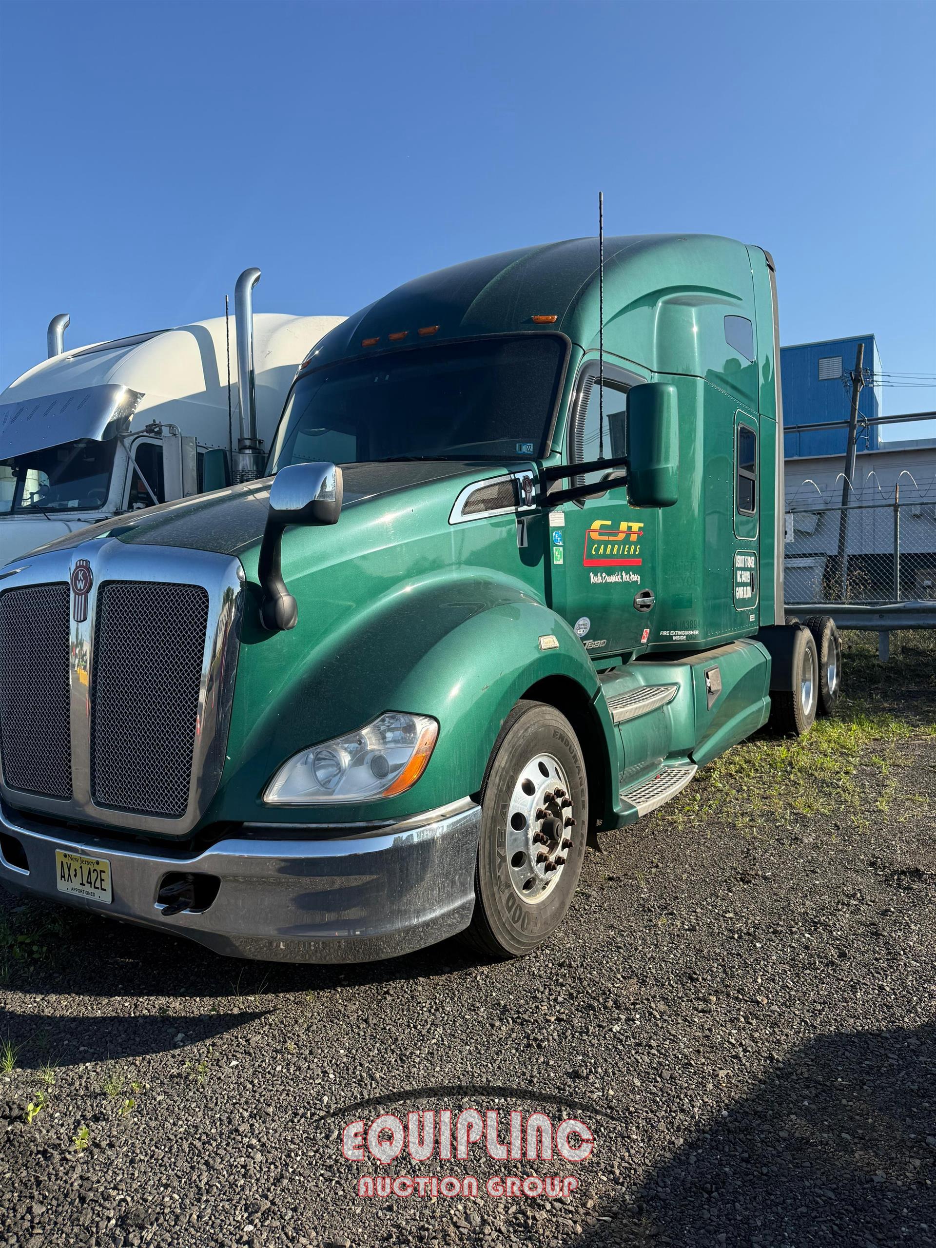 2016 Kenworth T680 SLEEPER TRUCK