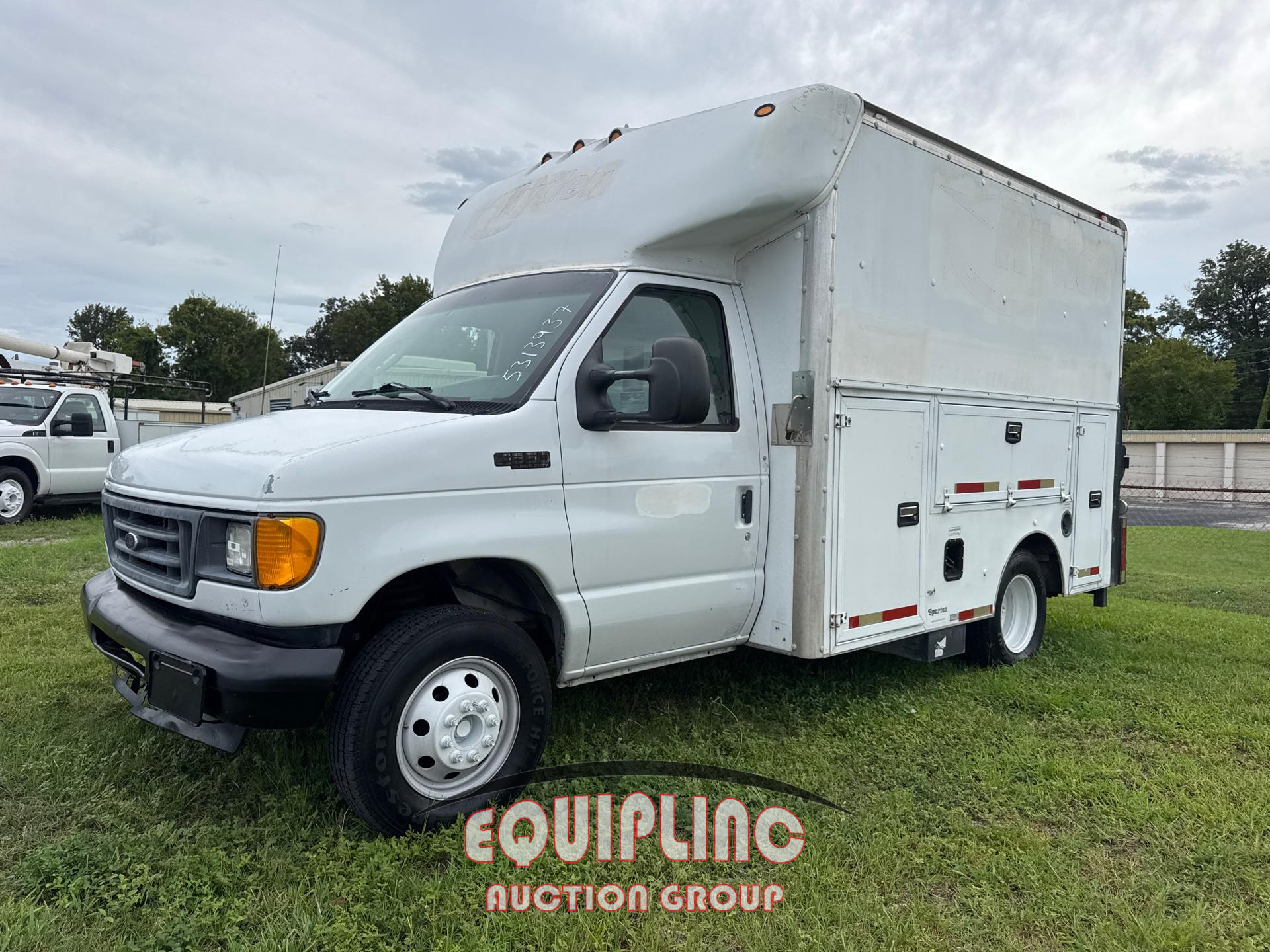 2004 Ford E-350