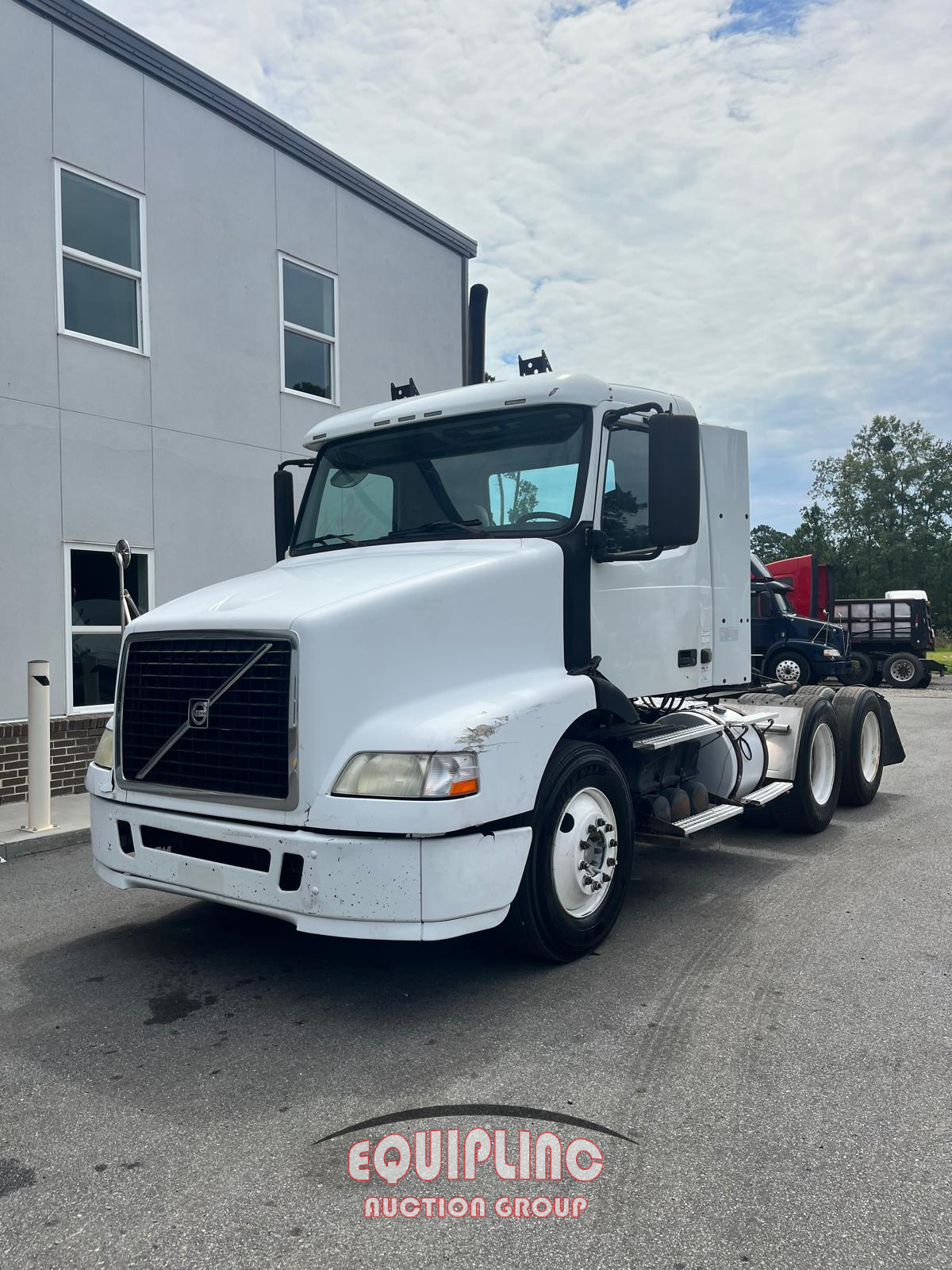 2009 Volvo VNM