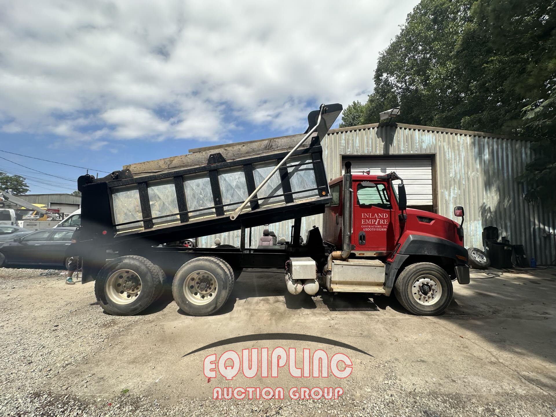 2015 Caterpillar CT660 Dump Truck