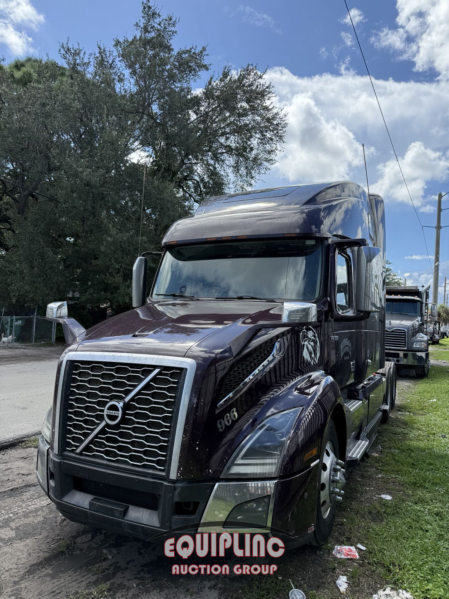 2020 Volvo VNL860