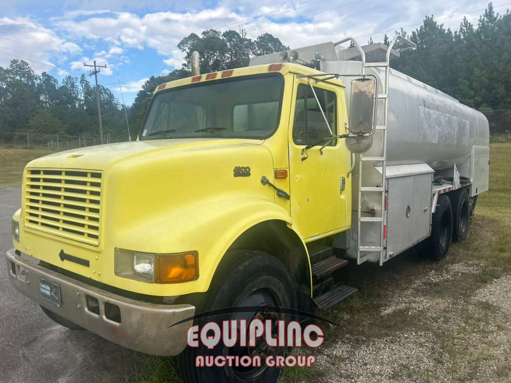 1999 International F-4900 TANK TRUCK