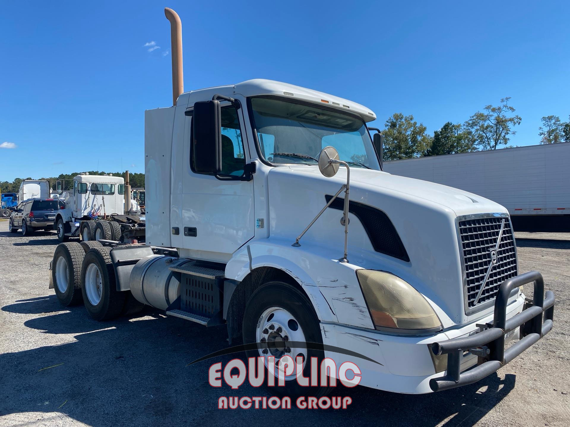 2011 VOLVO TRUCK VNL