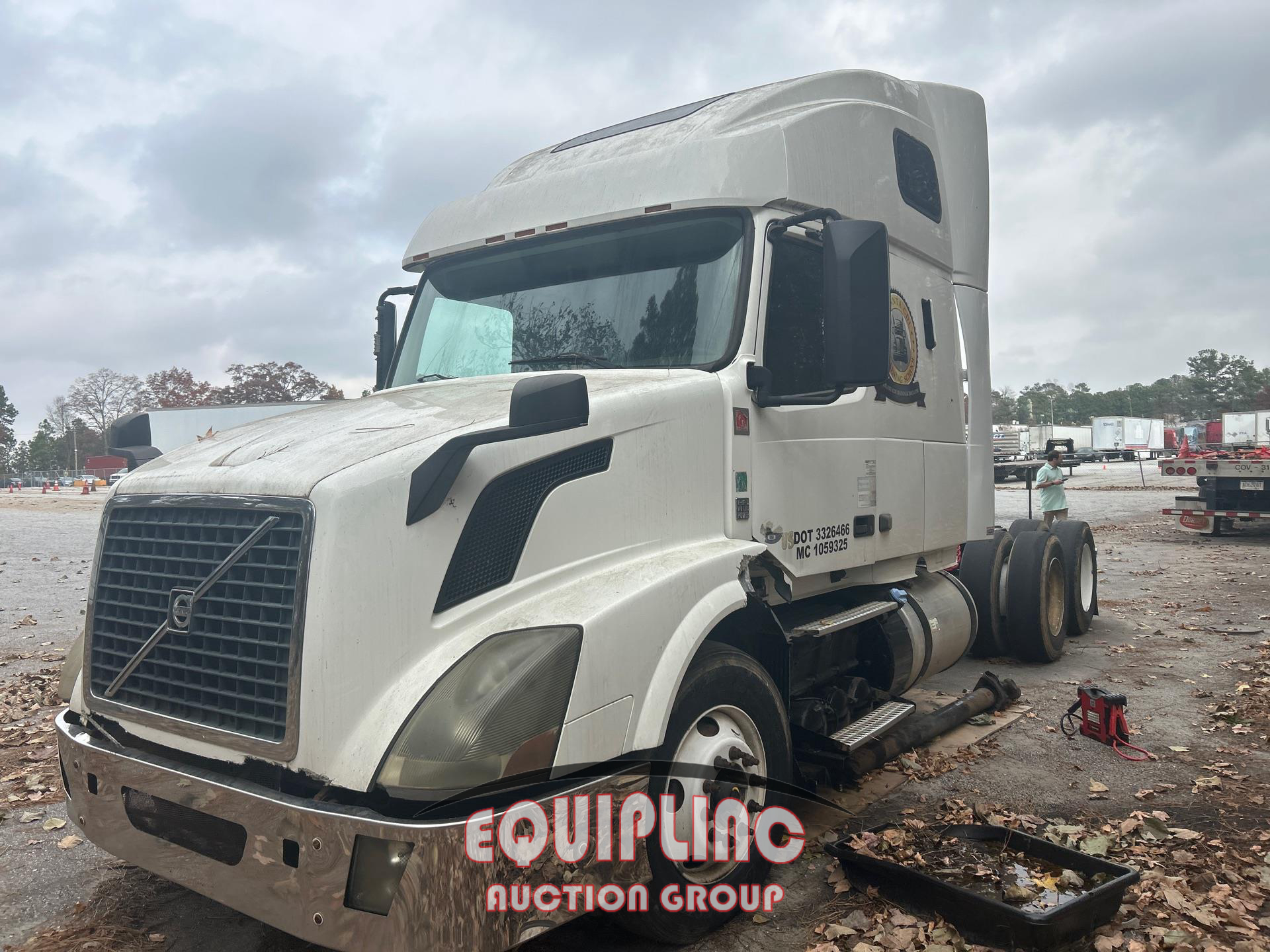 2013 VOLVO TRUCK VNL