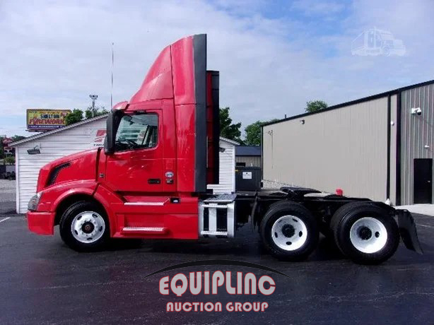 2017 Volvo VNL64T300