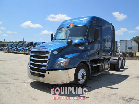 2020 Freightliner CASCADIA 126