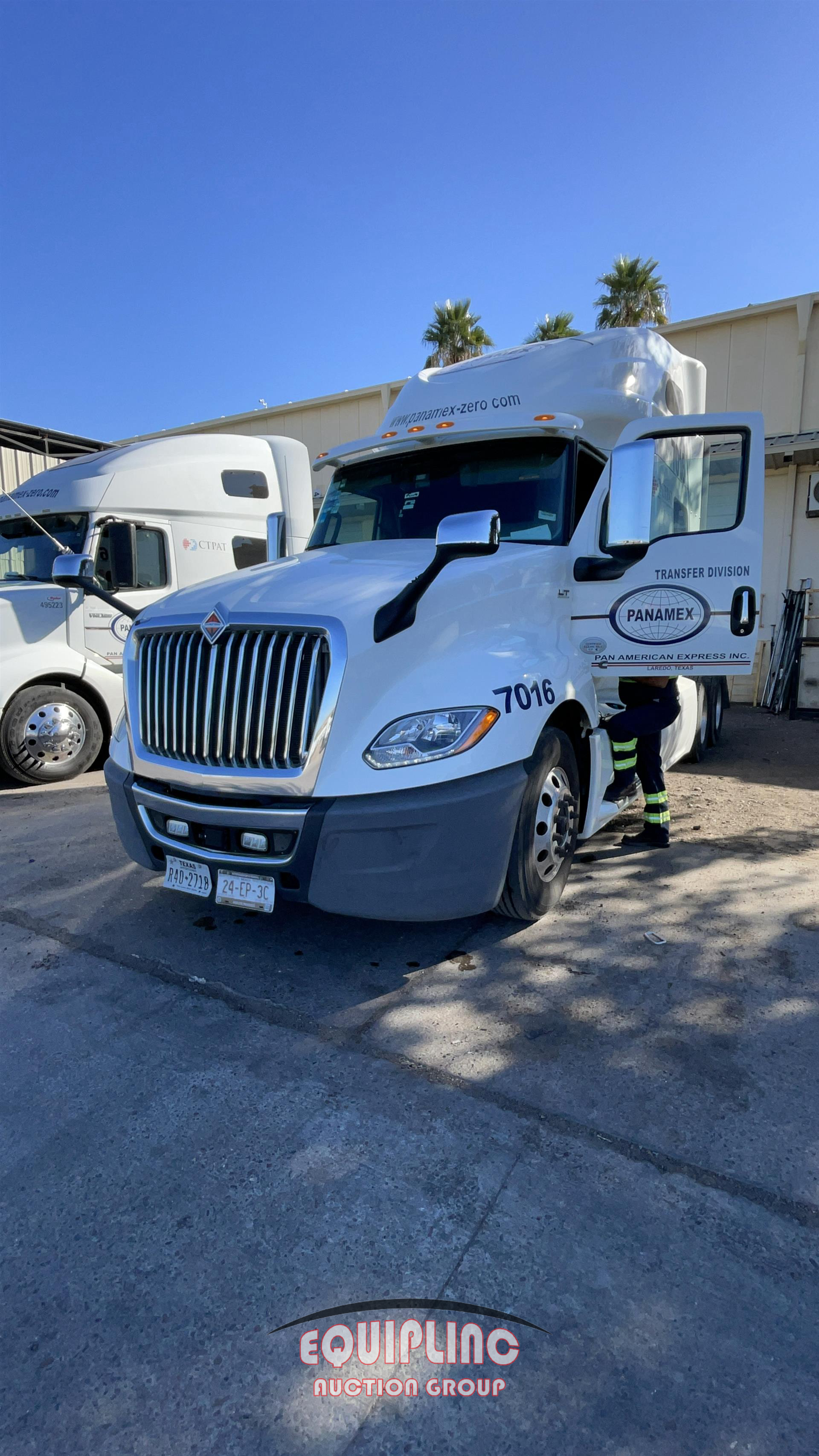 2020 International LT65 SLEEPER TRUCK