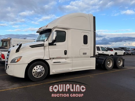 2020 Freightliner CASCADIA 126