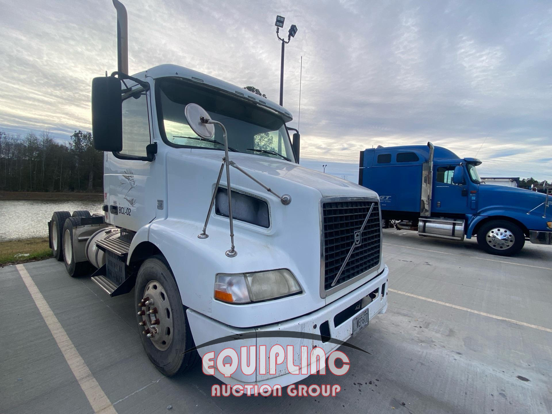 2009 VOLVO TRUCK VNM