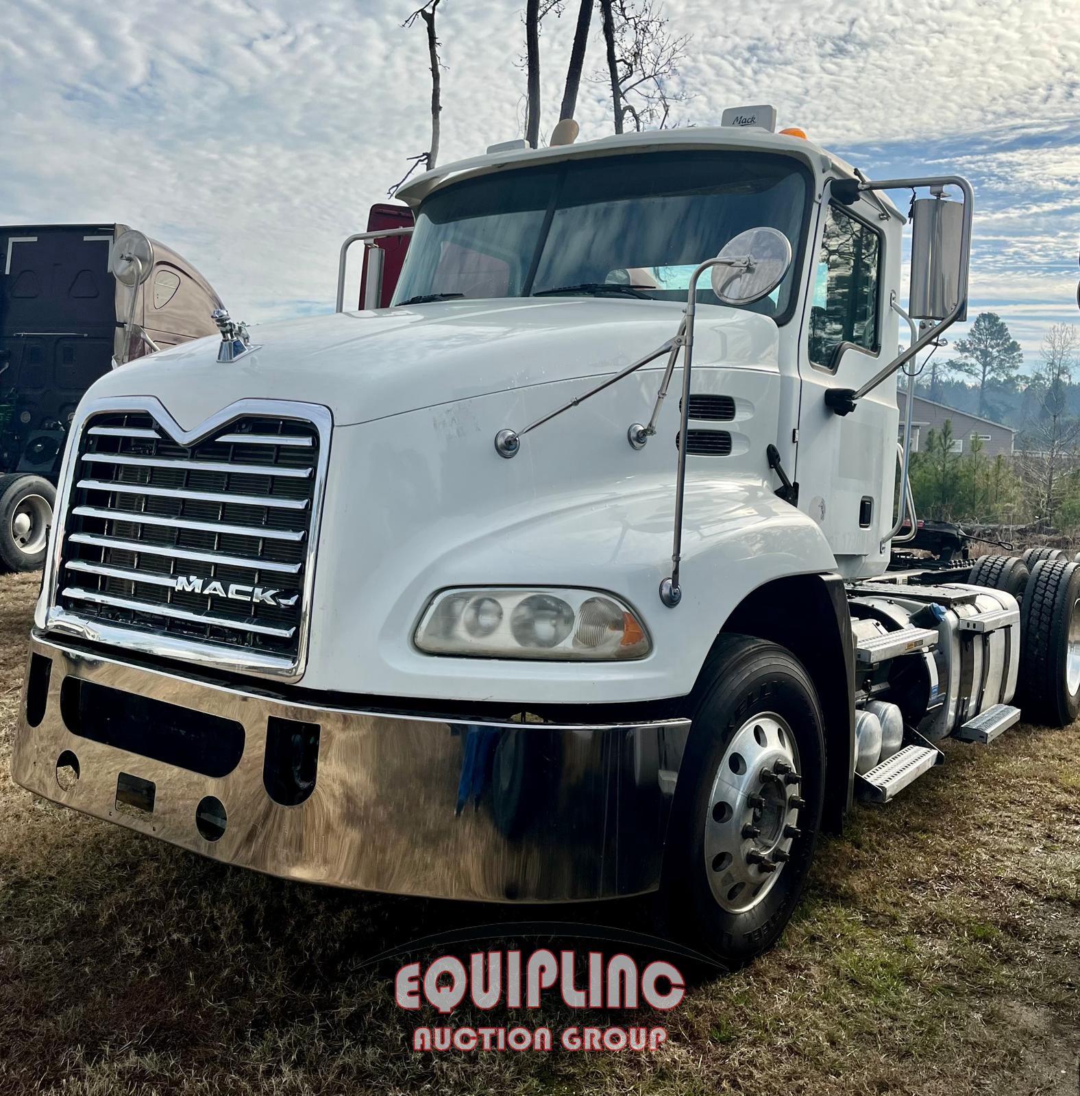 2015 Mack CXU613 AUTO DAYCAB