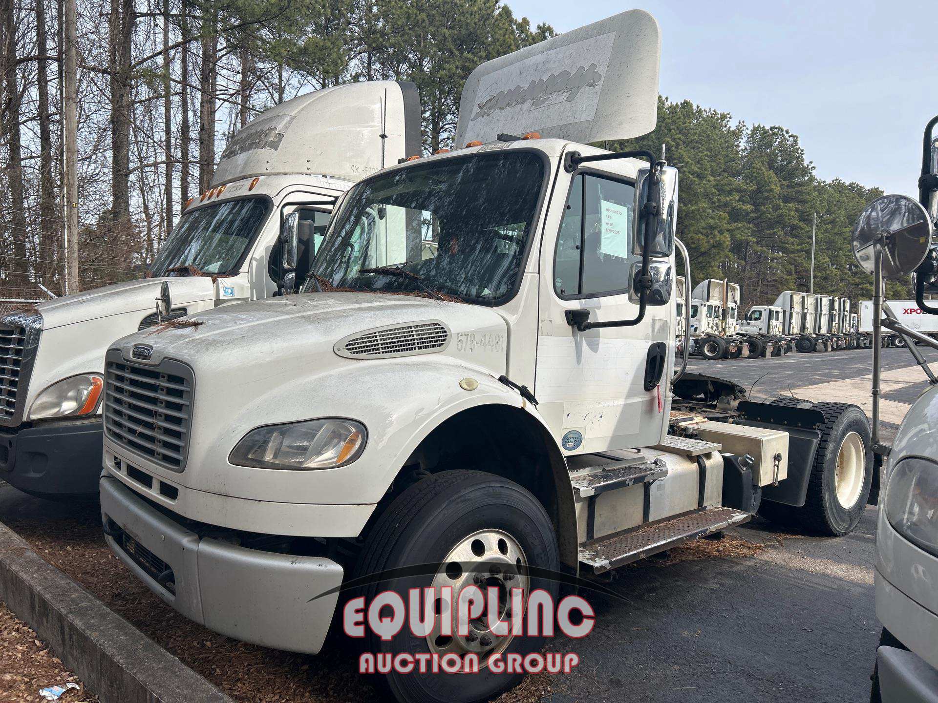 2015 Freightliner M2 S/A 4x2 DAY CAB TRUCK TRACT