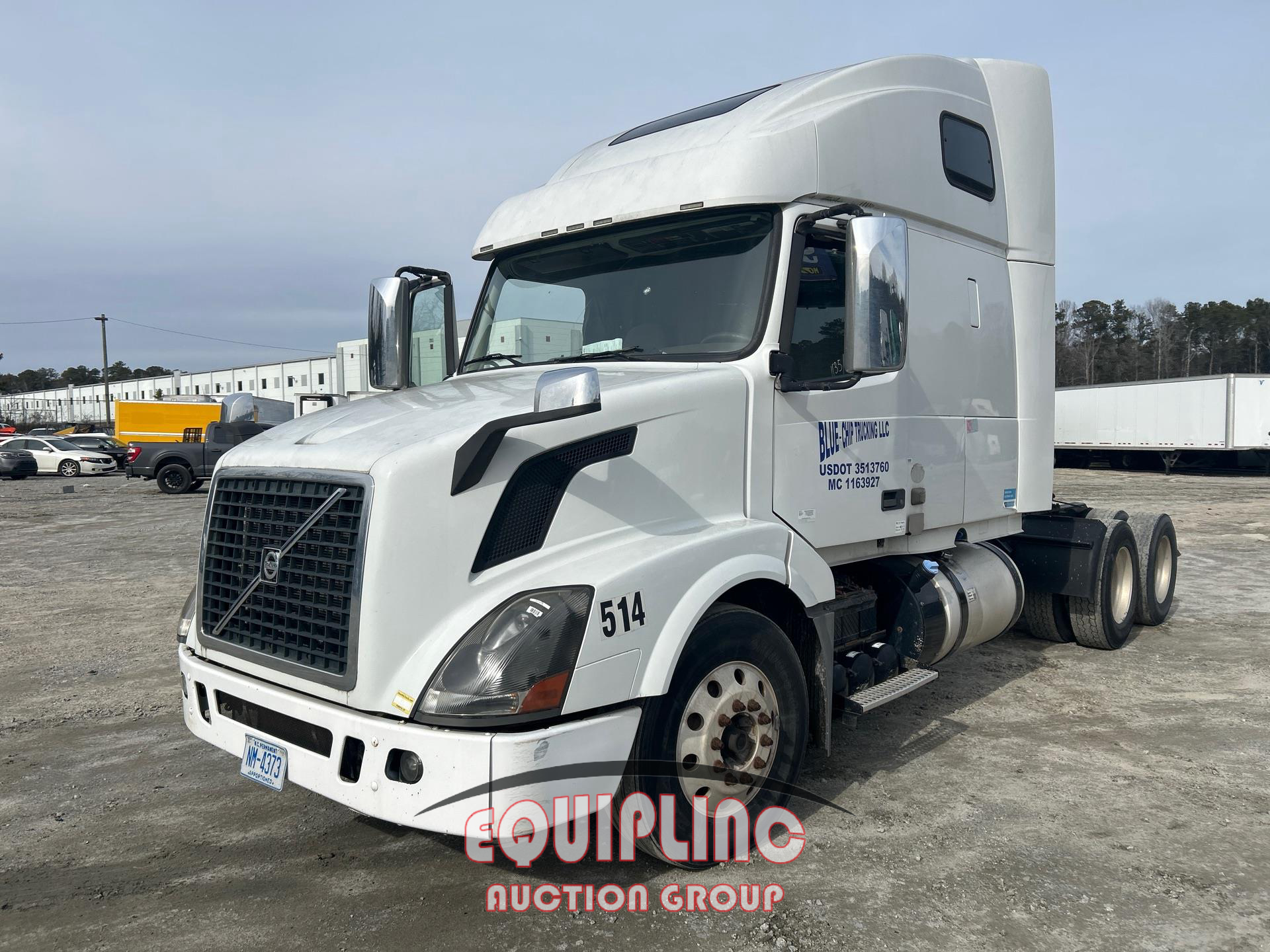 2013 Volvo VNL64T T/A 6X4 SLEEPER TRUCK T