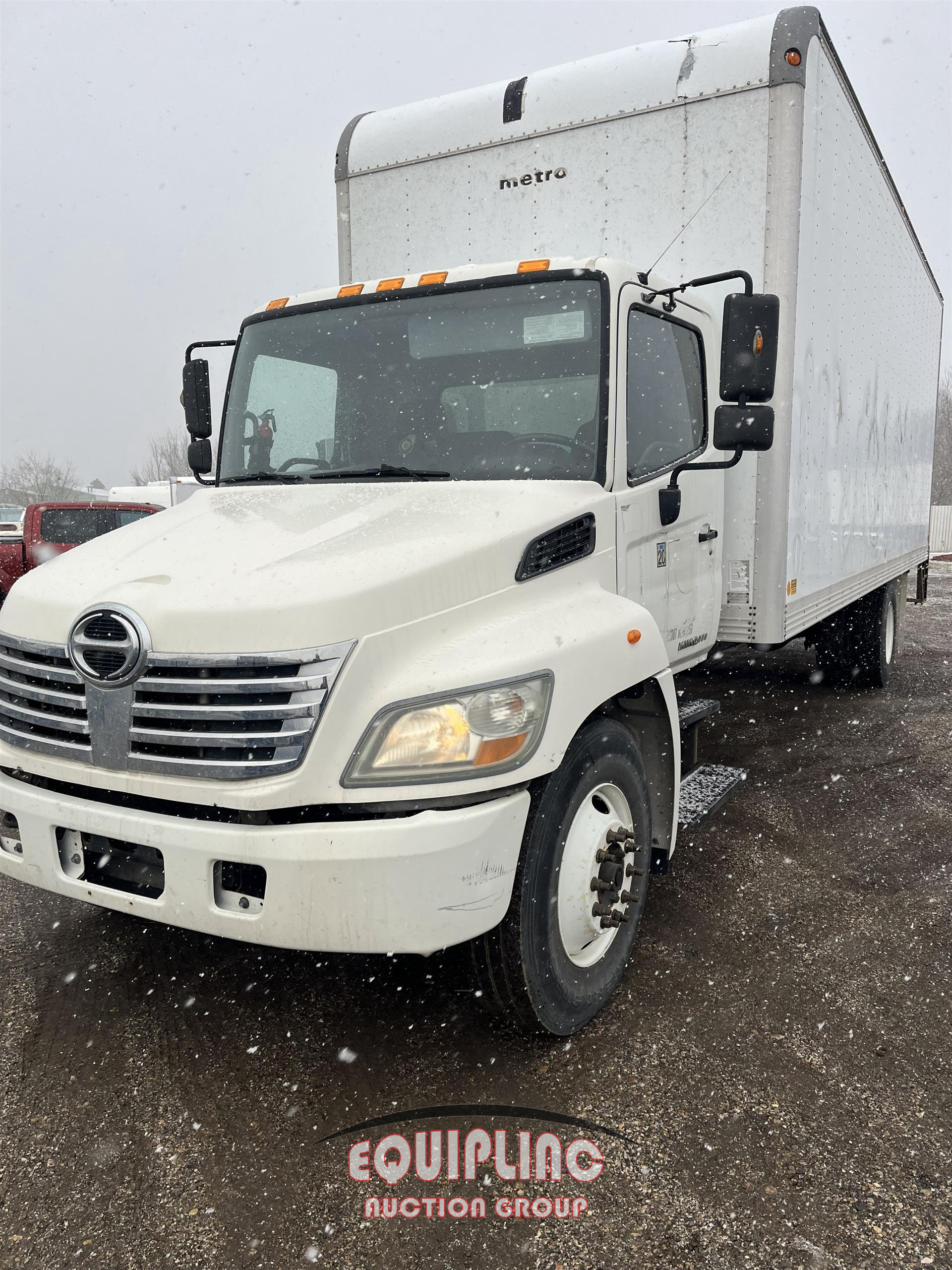 2010 Hino 268 4X2 S/A BOX TRUCK