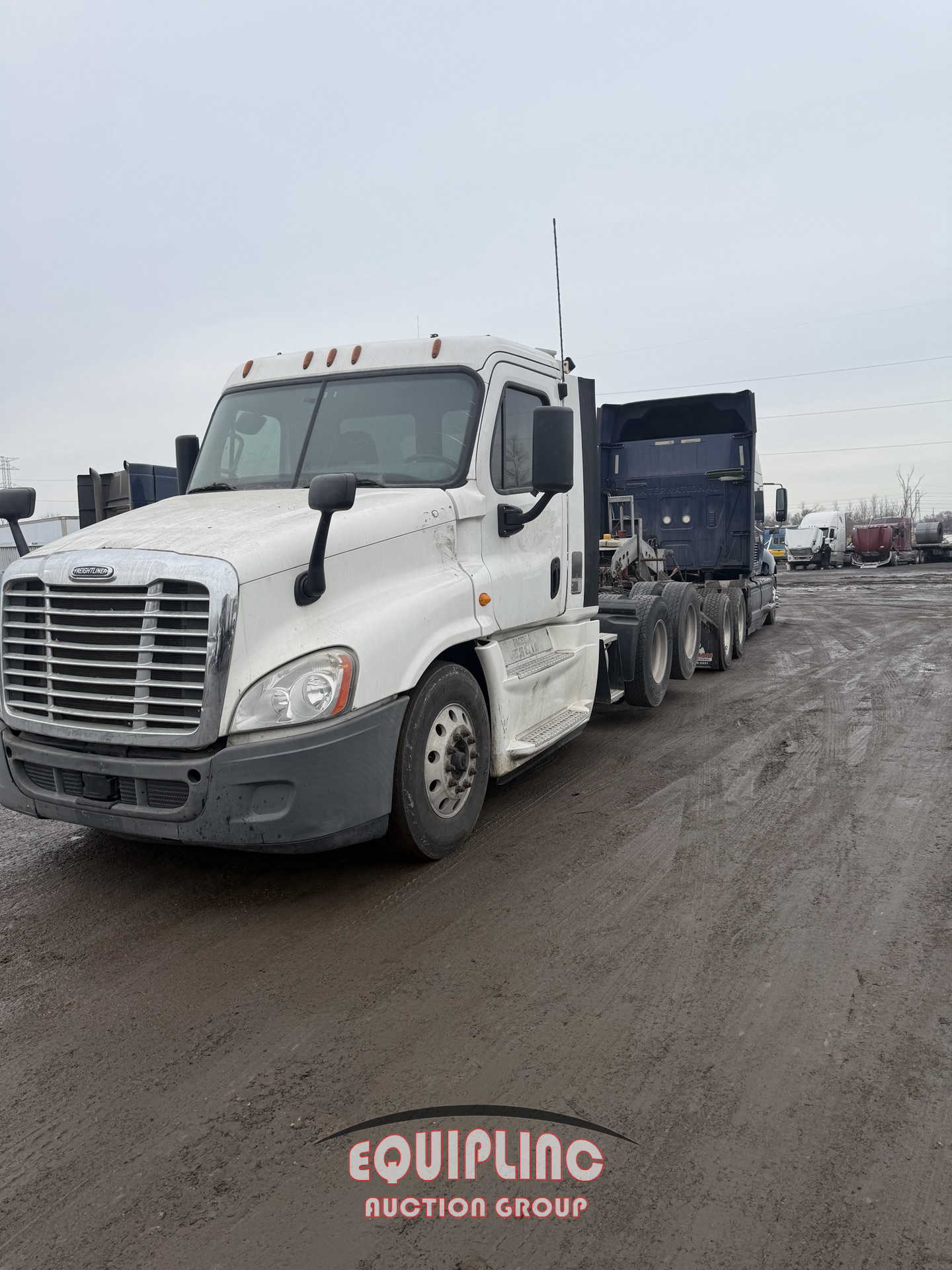 2014 Freightliner CASCADIA 6X4 T/A DAY CAB TRUCK