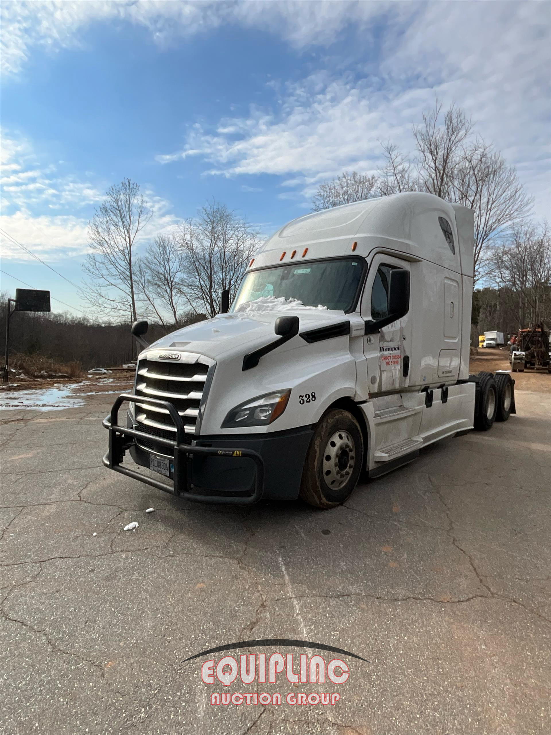 2018 Freightliner CASCADIA 6X4 T/A SLEEPER TRUCK