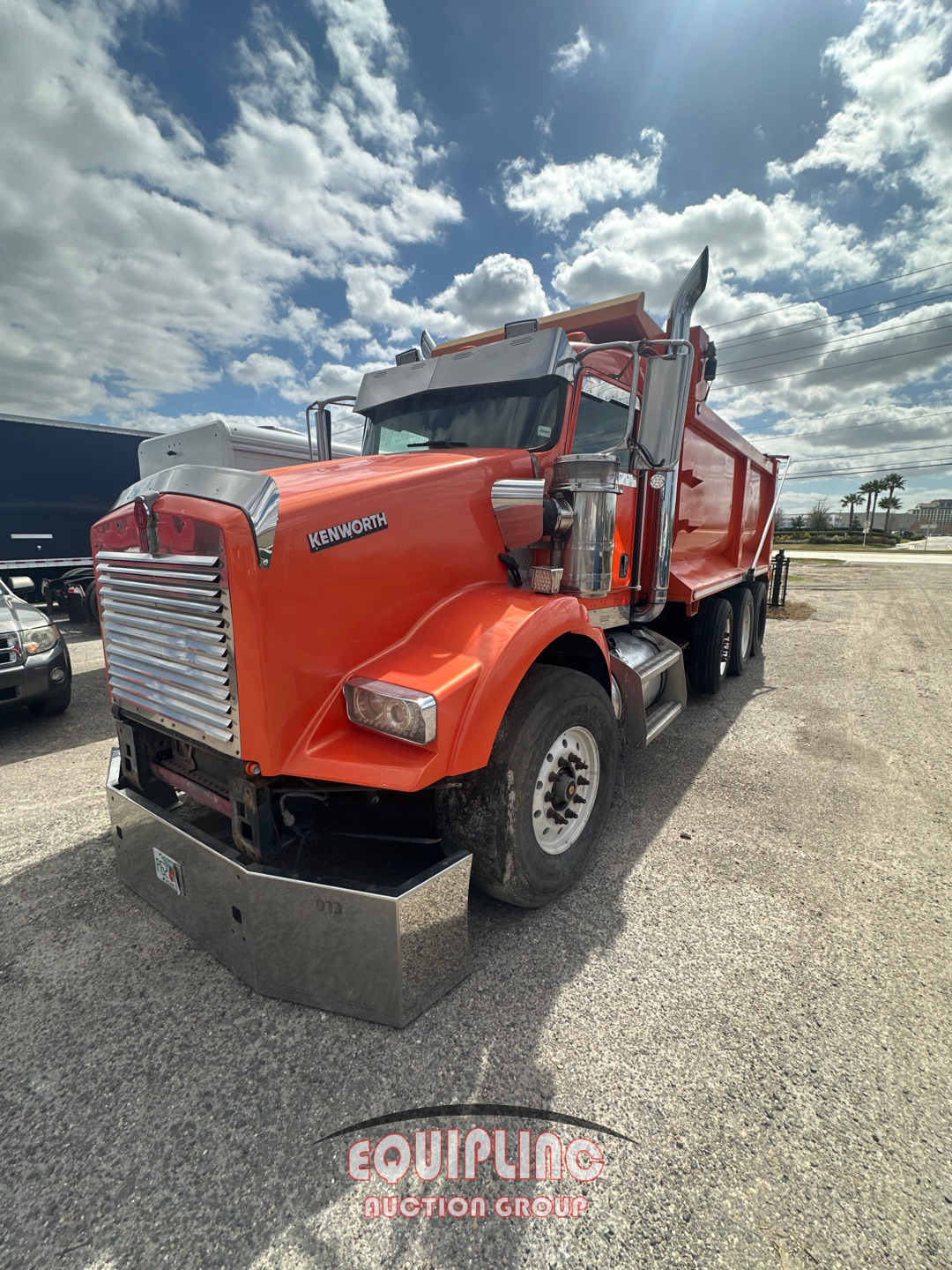 1995 Kenworth T800 TRI/A DUMP TRUCK TRACTOR