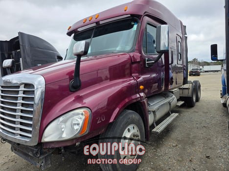 2015 Freightliner CASCADIA 125 6X4 T/A GLIDER SL