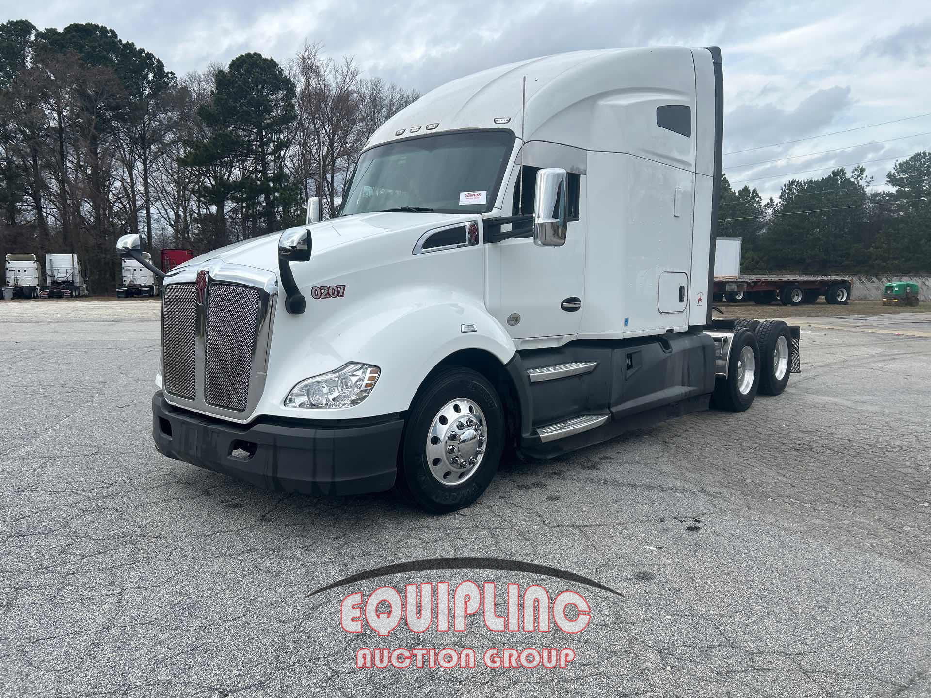 2019 Kenworth T680 T/A 6X4 SLEEPER TRUCK TRA