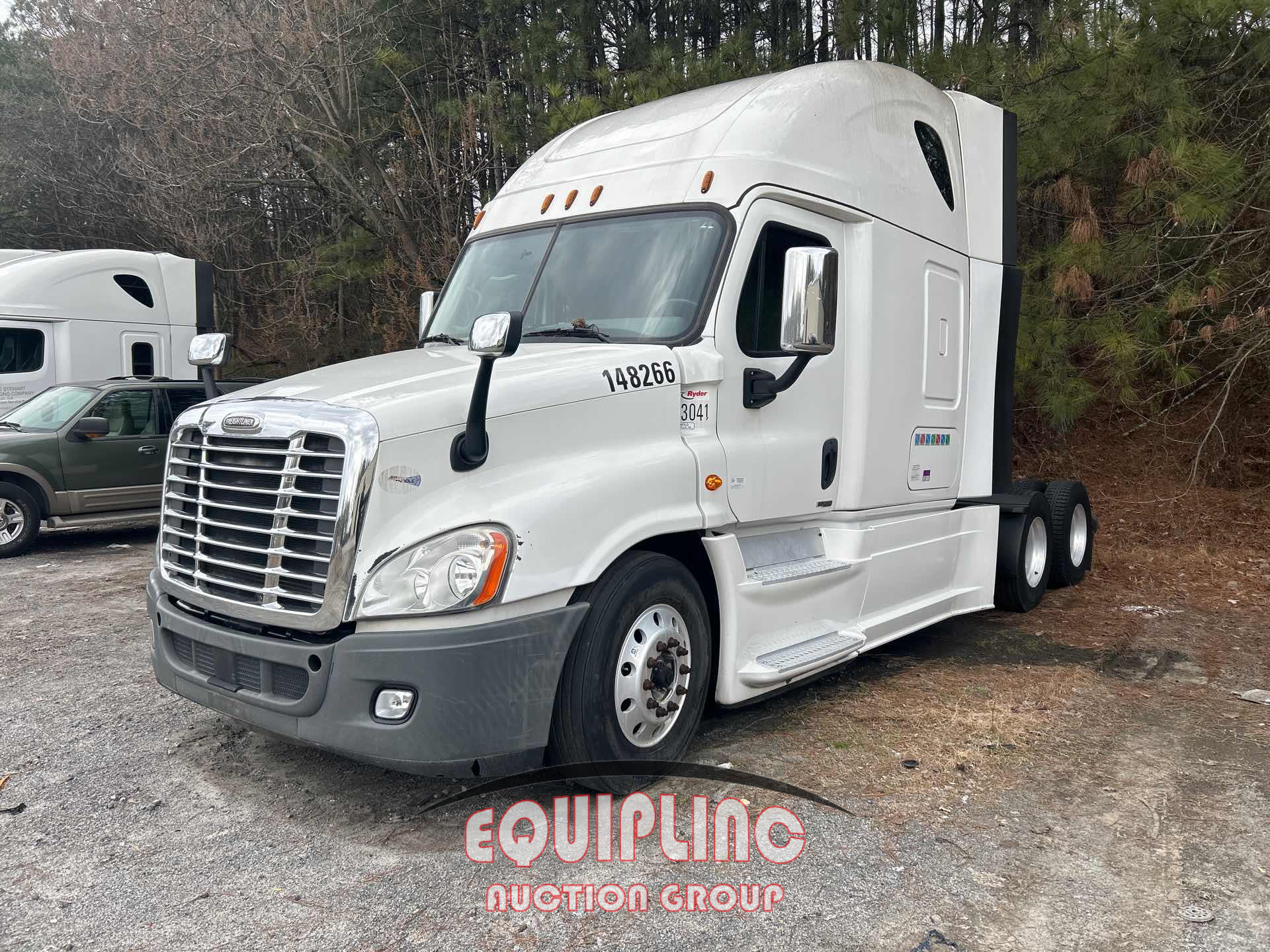2020 Freightliner Cascadia CA125SLP 6X4 T/A SLEE