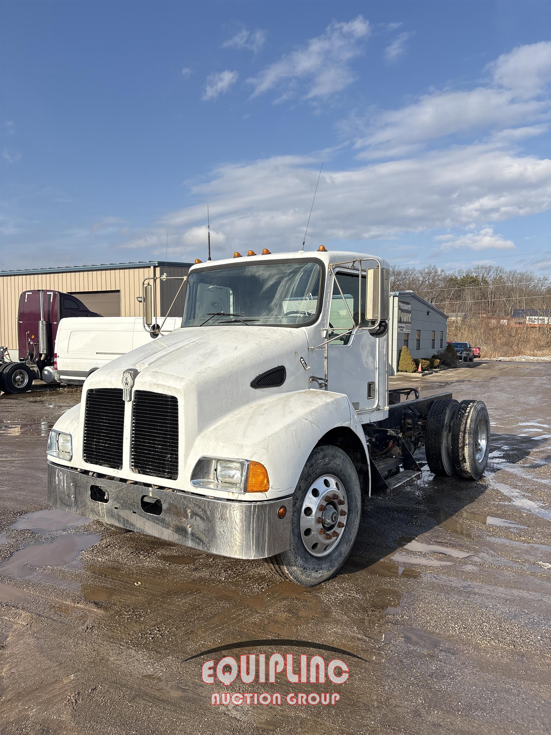 1997 Kenworth T300 4X2 S/A CAB & CHASSIS TRU