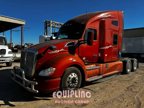 2021 Kenworth T680 6X4 T/A SLEEPER TRUCK TRA