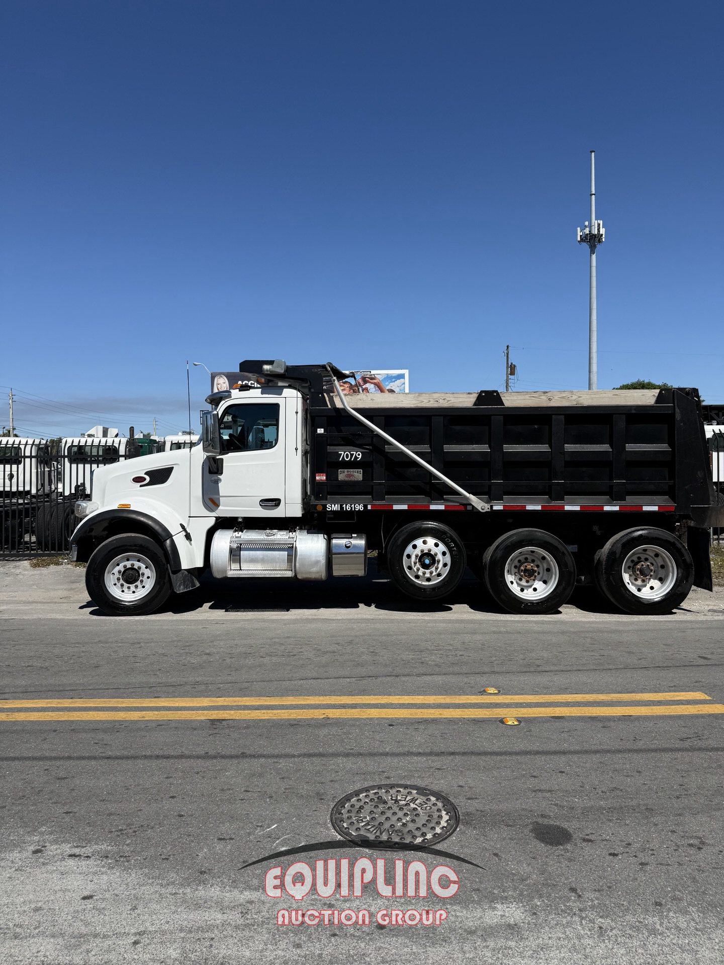 2019 Peterbilt 567 TRI/A DUMP TRUCK 