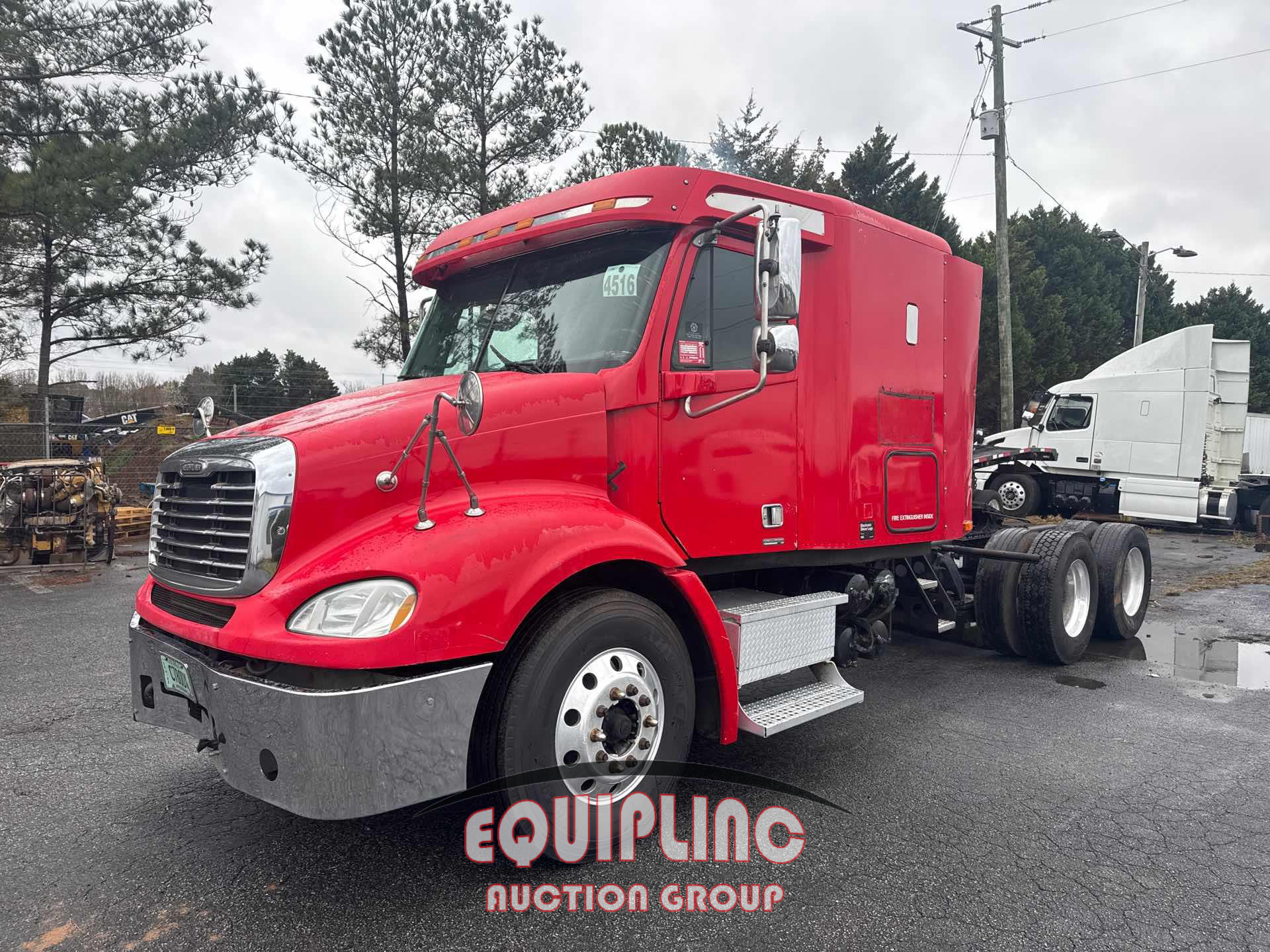 2007 Freightliner CL112 6X4 T/A MID ROOF SLEEPER