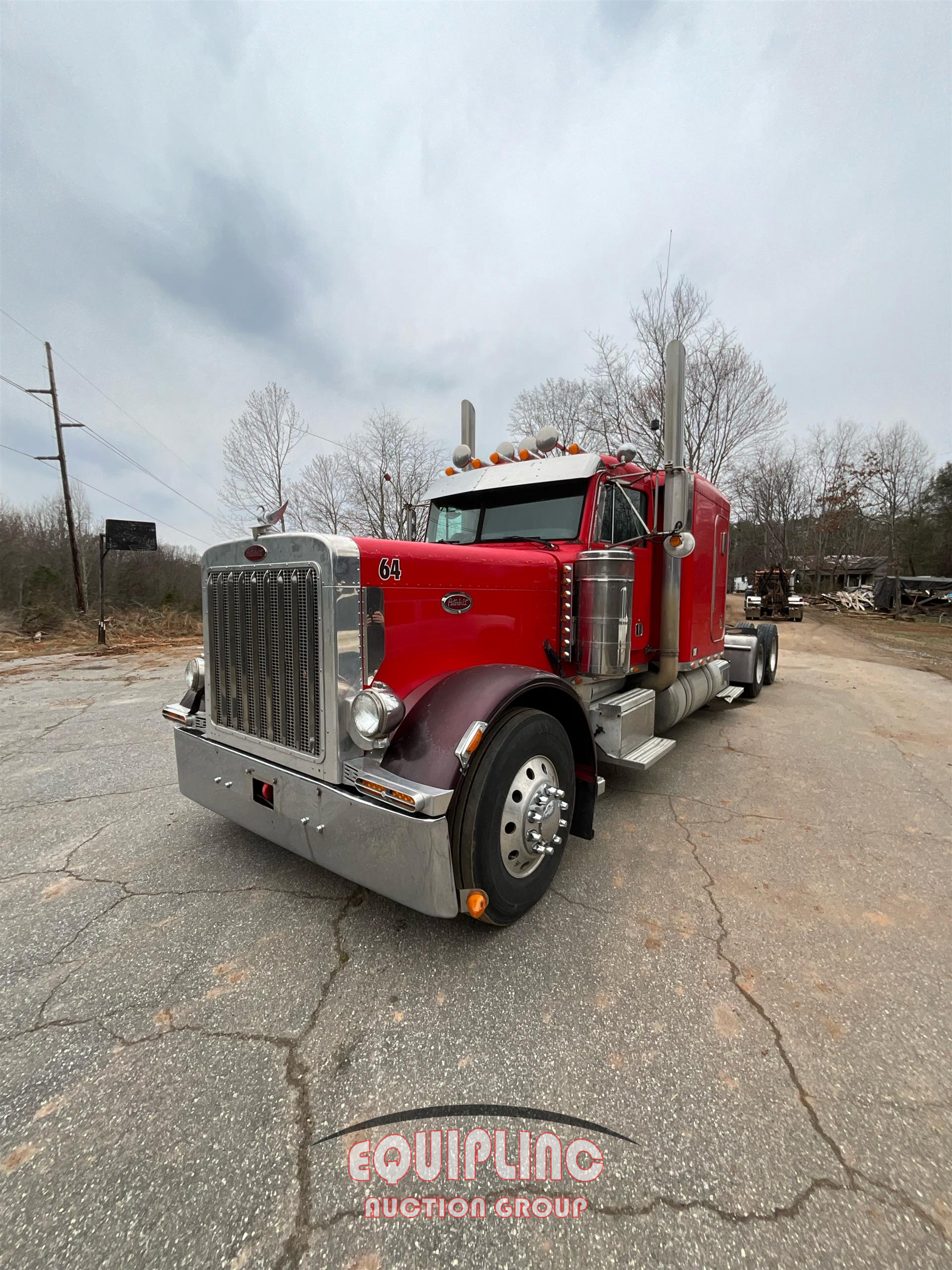 2004 Peterbilt 379 6X4 T/A SLEEPER TRUCK TRAC