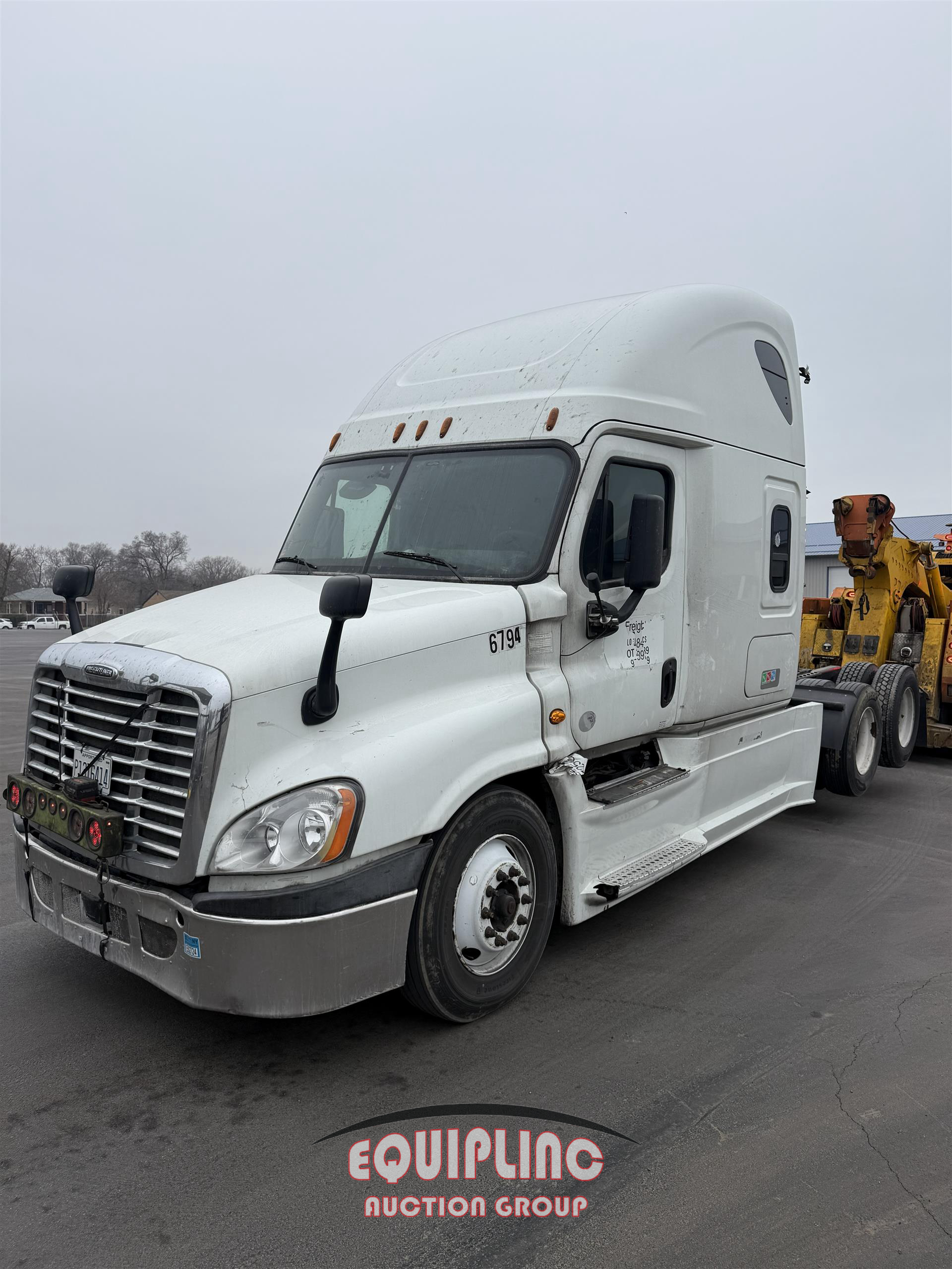 2018 Freightliner CASCADIA 125 6X4 T/A SLEEPER T