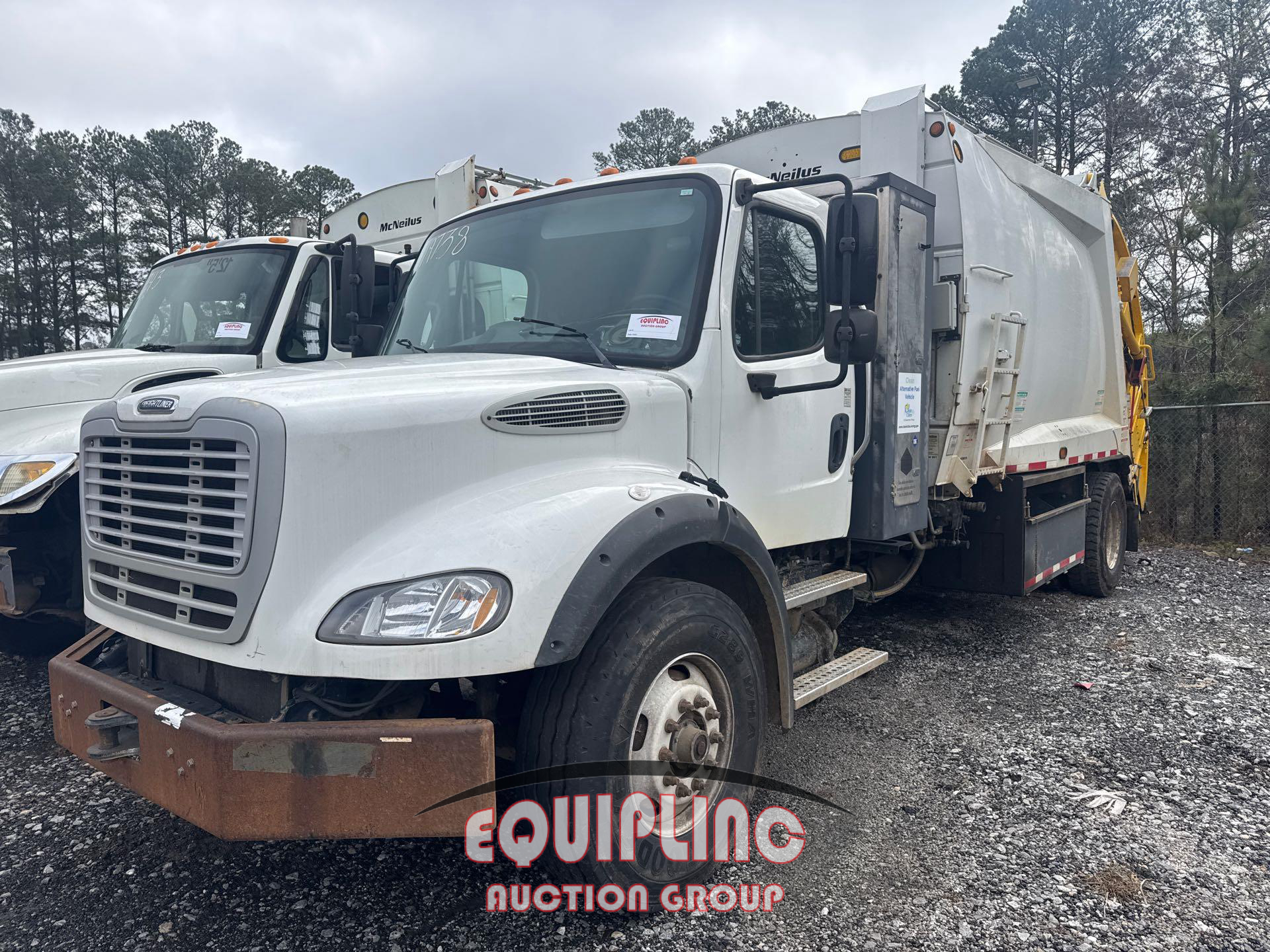 2012 Freightliner M2112 S/A GARBAGE TRUCK