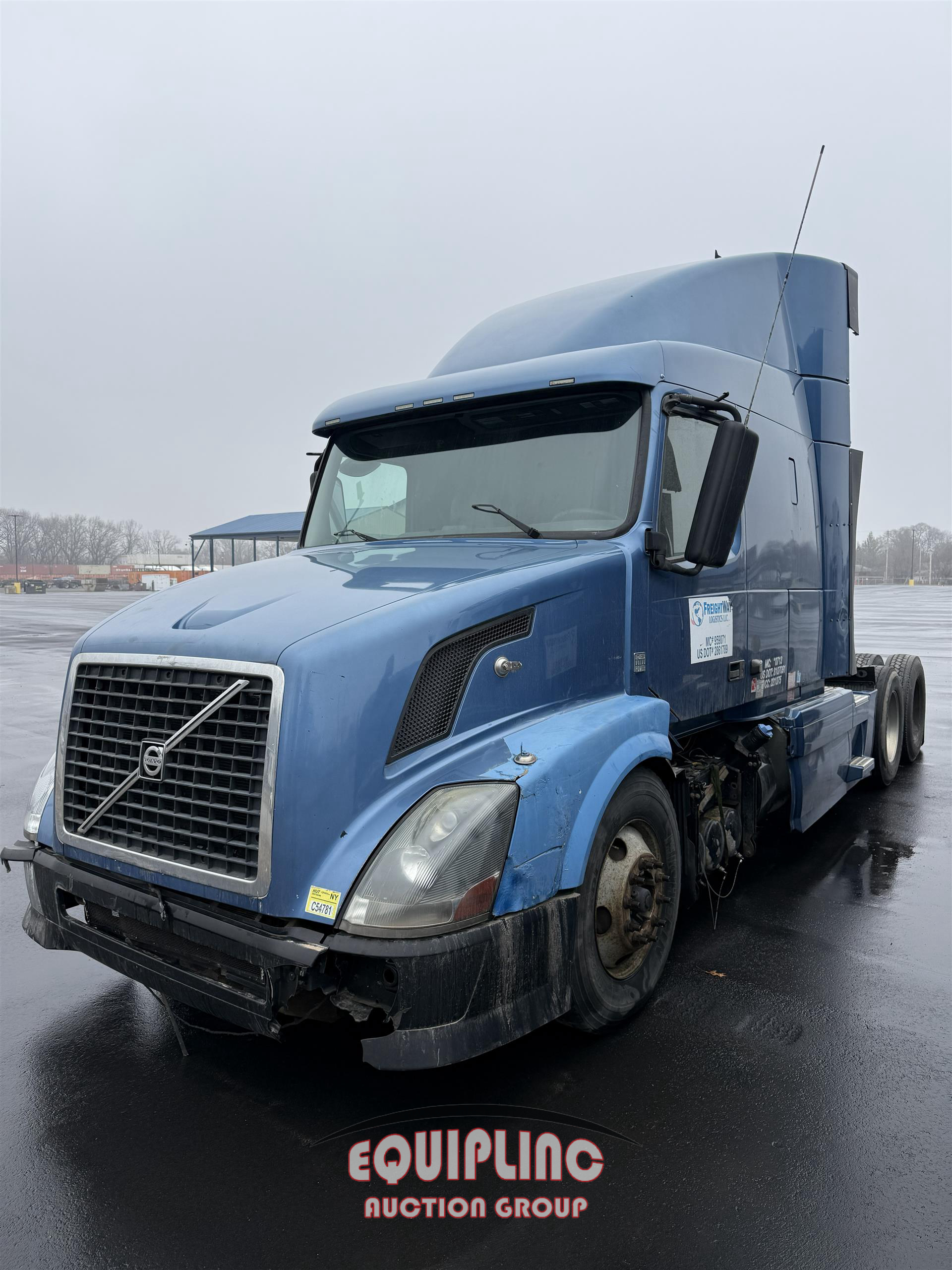 2012 Volvo VNL630 6X4 T/A SLEEPER TRUCK T