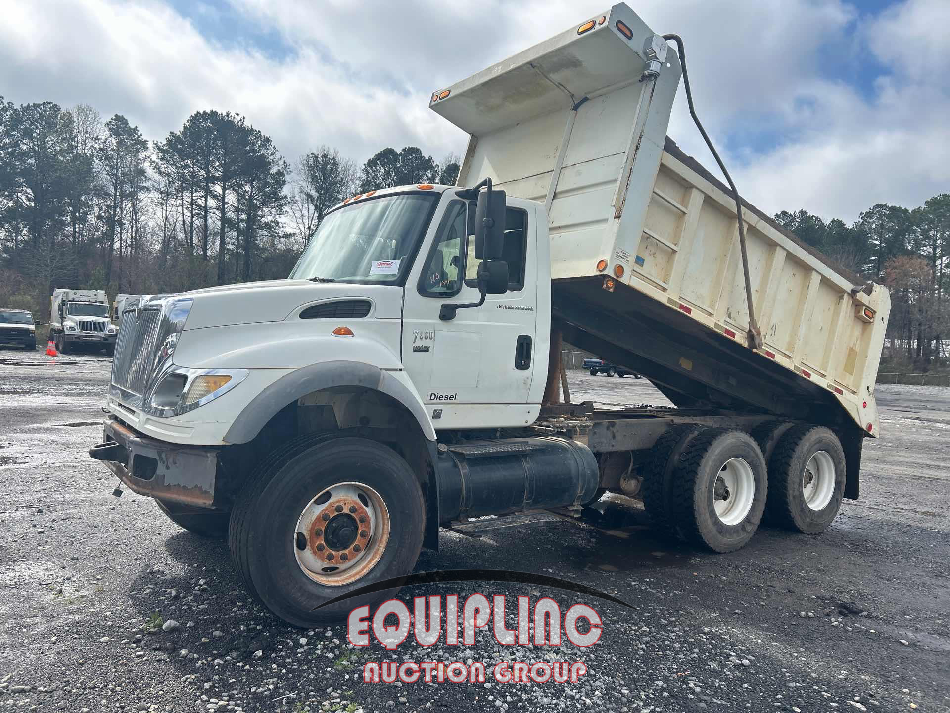 2006 International 7600 6x4 T/A DUMP TRUCK