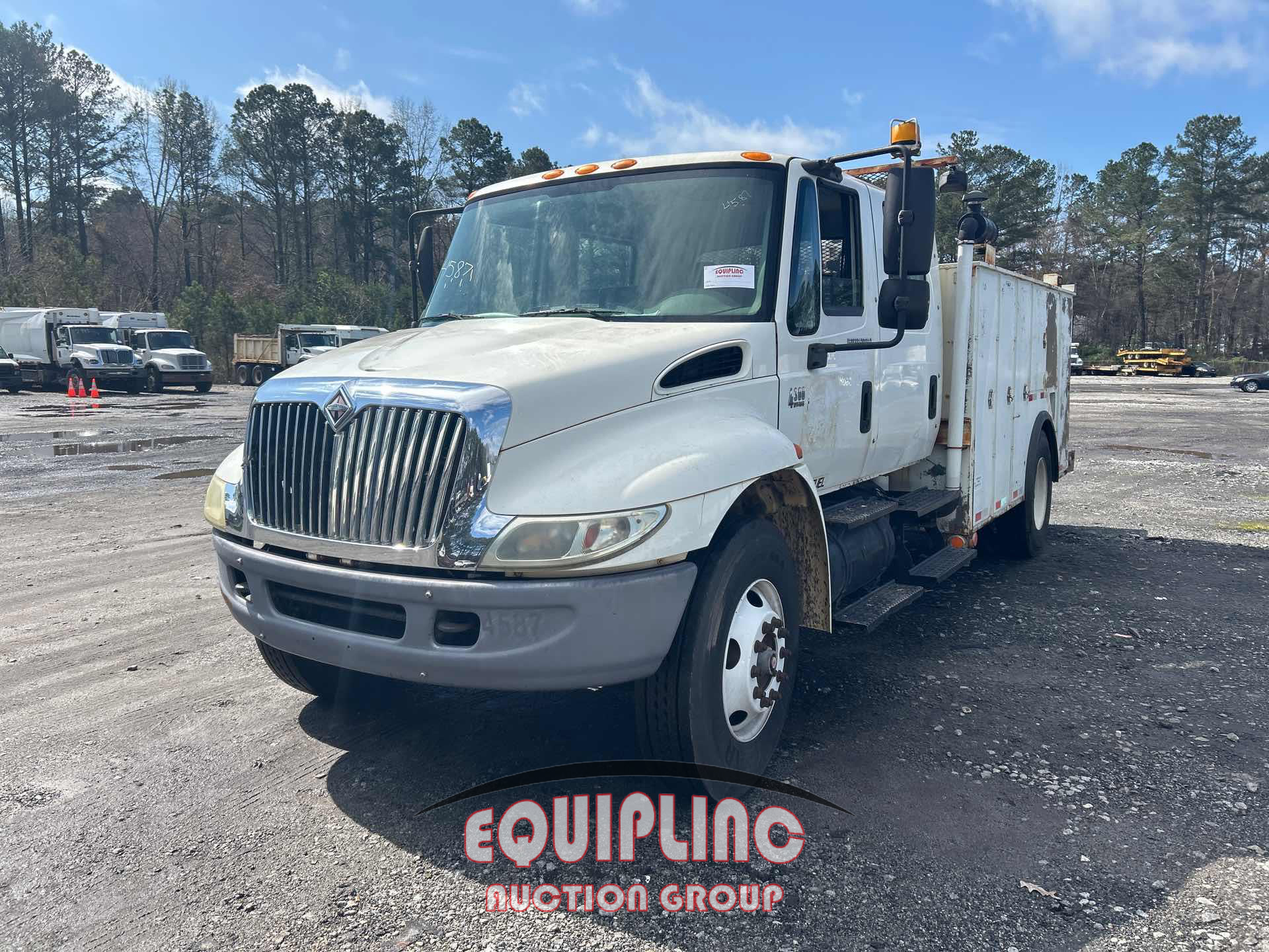 2004 International 4300 4x2 S/A UTILITY BODY
