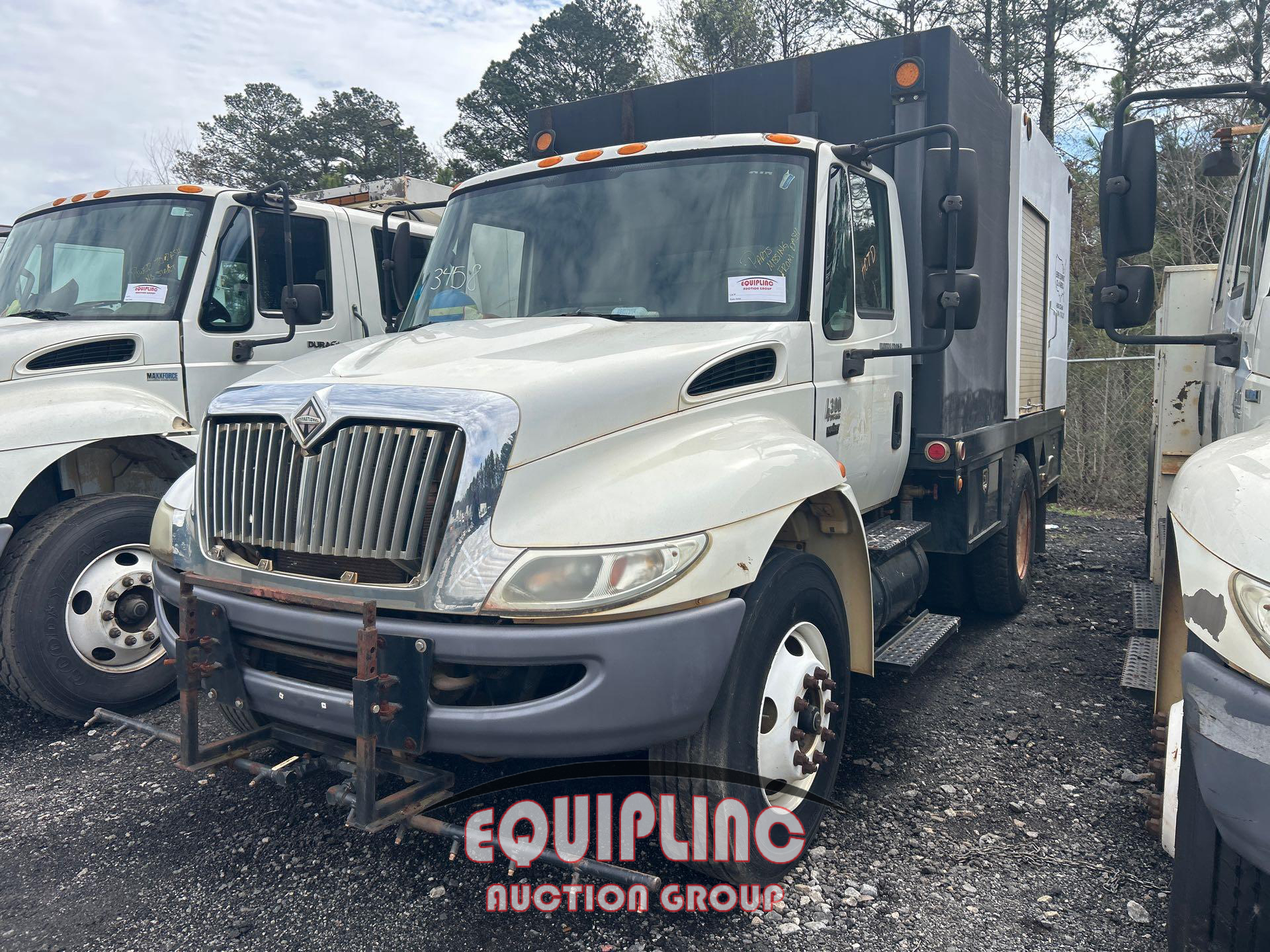 2007 International 4300 4X2 S/A UTILITY BODY TRUC
