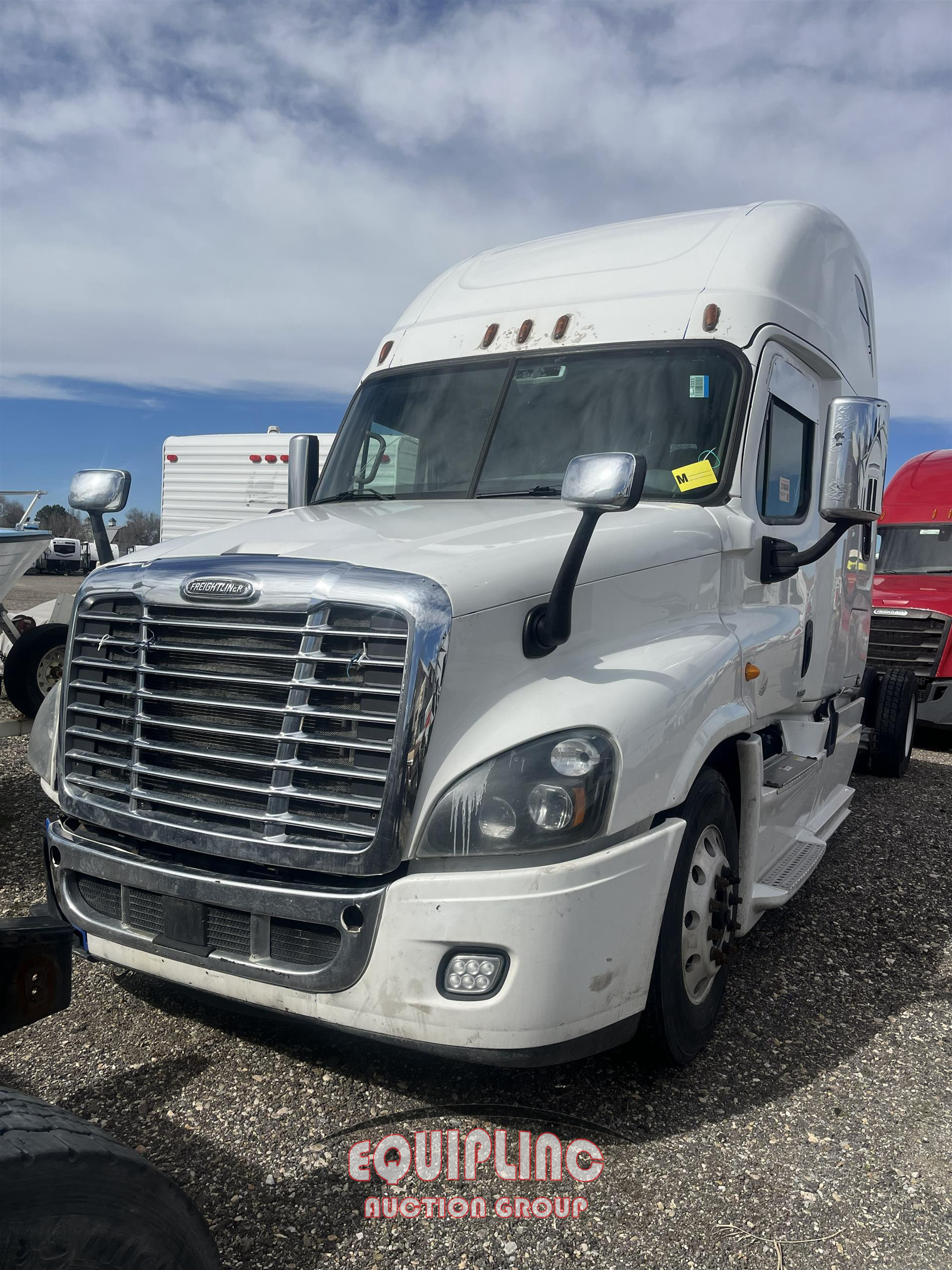 2017 Freightliner CASCADIA 6X4 T/A SLEEPER TRUCK