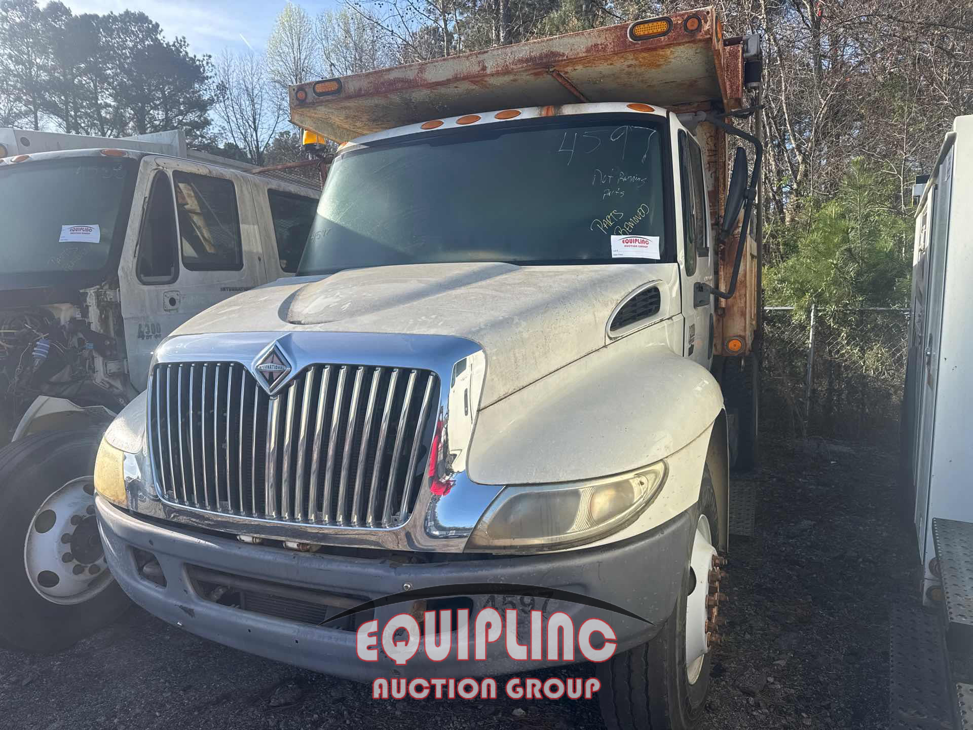 2006 International 4300 4x2 S/A DUMP TRUCK