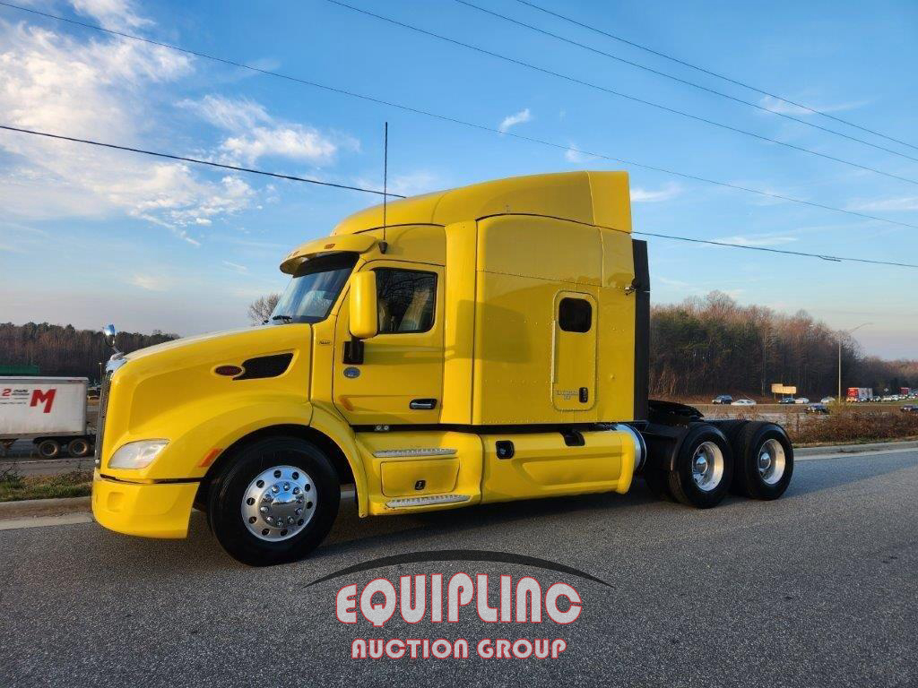 2015 Peterbilt 579 6X4 T/A SLEEPER TRUCK TRAC