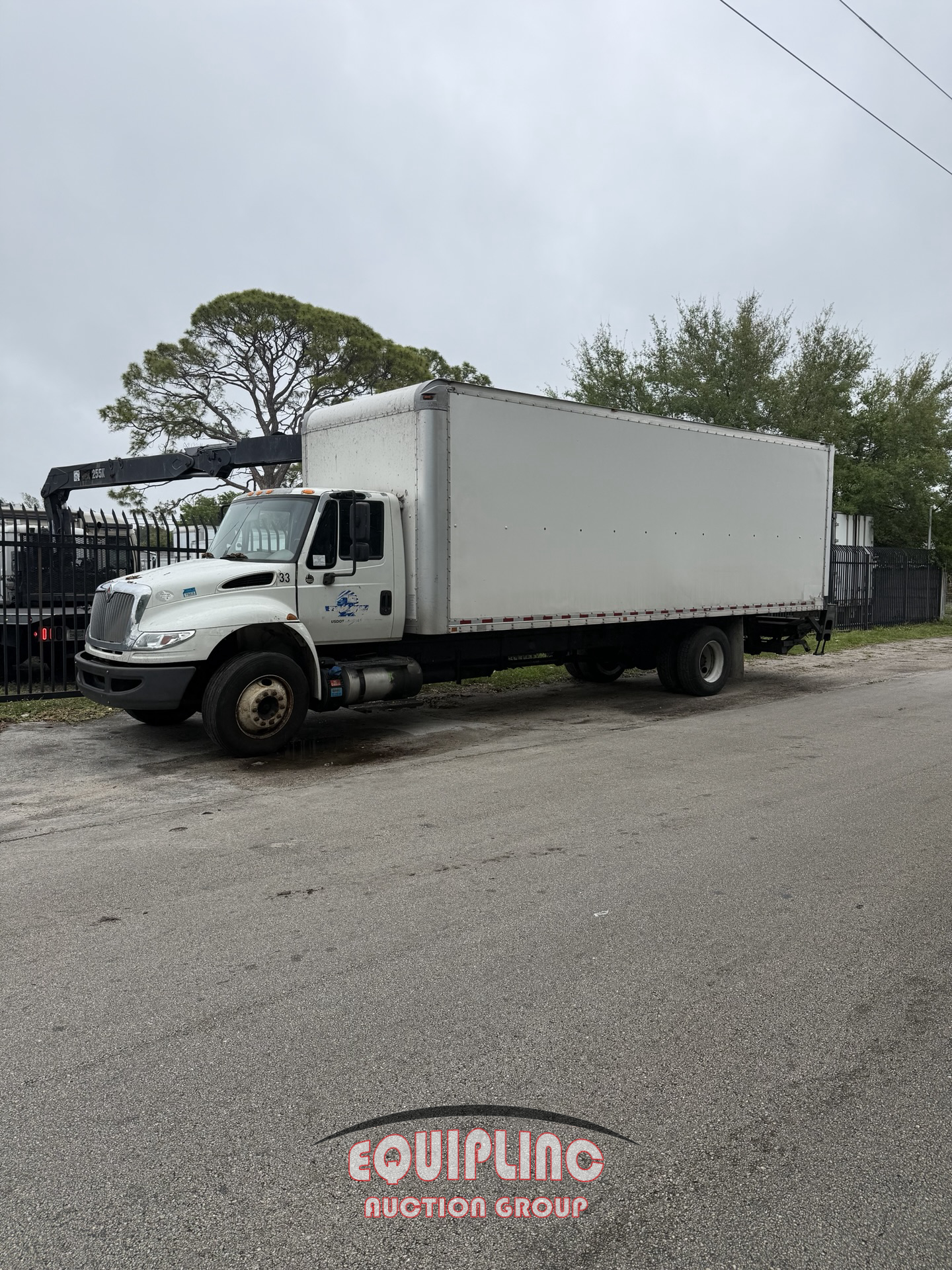 2017 International 4300 4X2 S/A 26FT BOX TRUCK