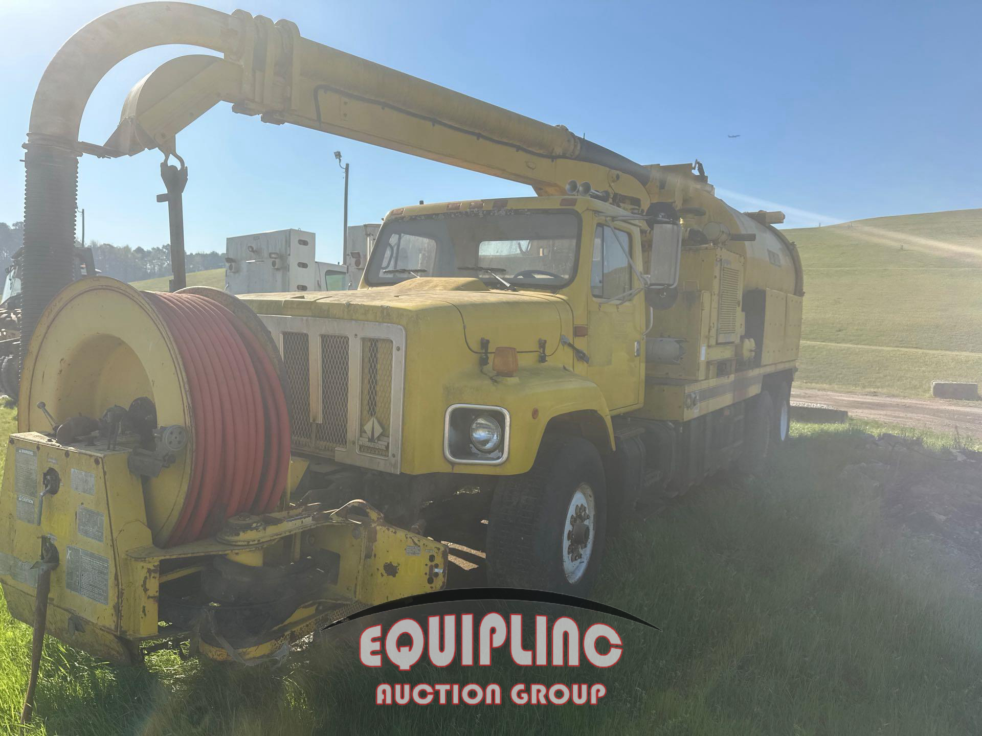 1998 International 2674 6X4 T/A VACUUM TRUCK