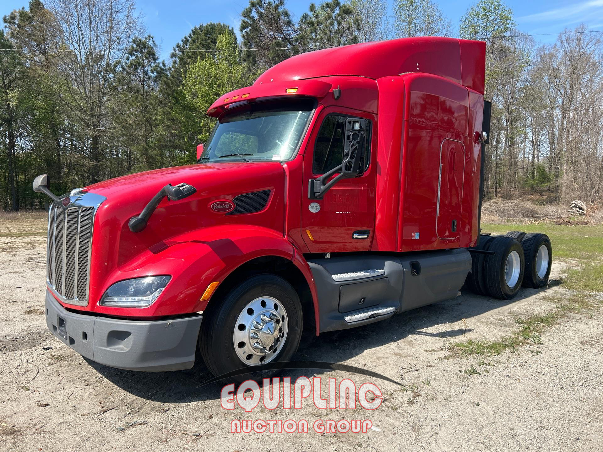 2017 Peterbilt 579 6X4 T/A MID ROOF TRUCK TRA