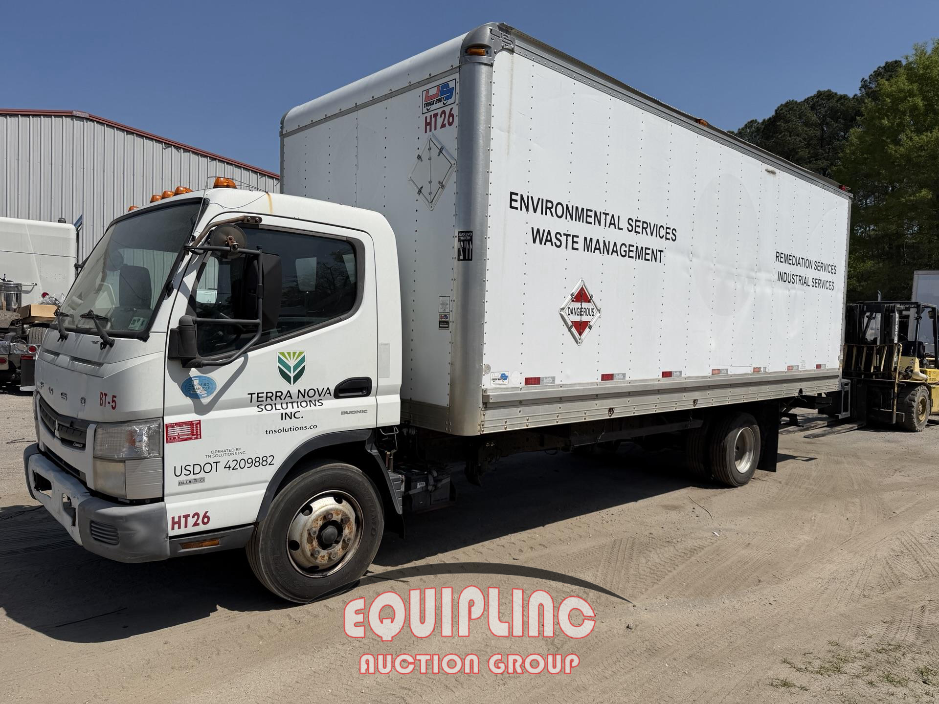 2013 Mitsubishi FE 4X2 S/A BOX TRUCK
