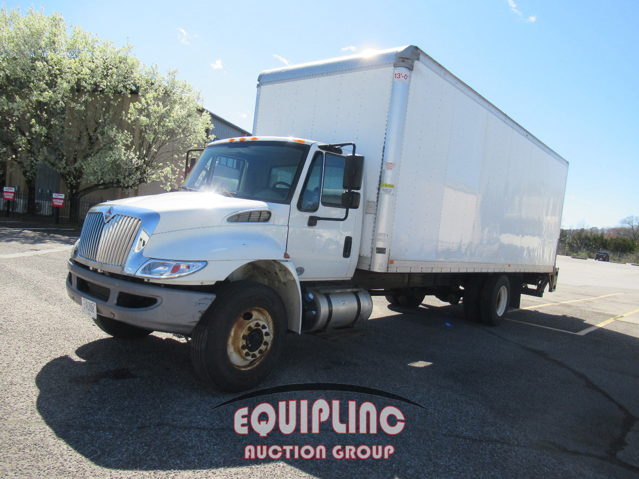 2018 International 4300 4X2 S/A 26FT BOX TRUCK