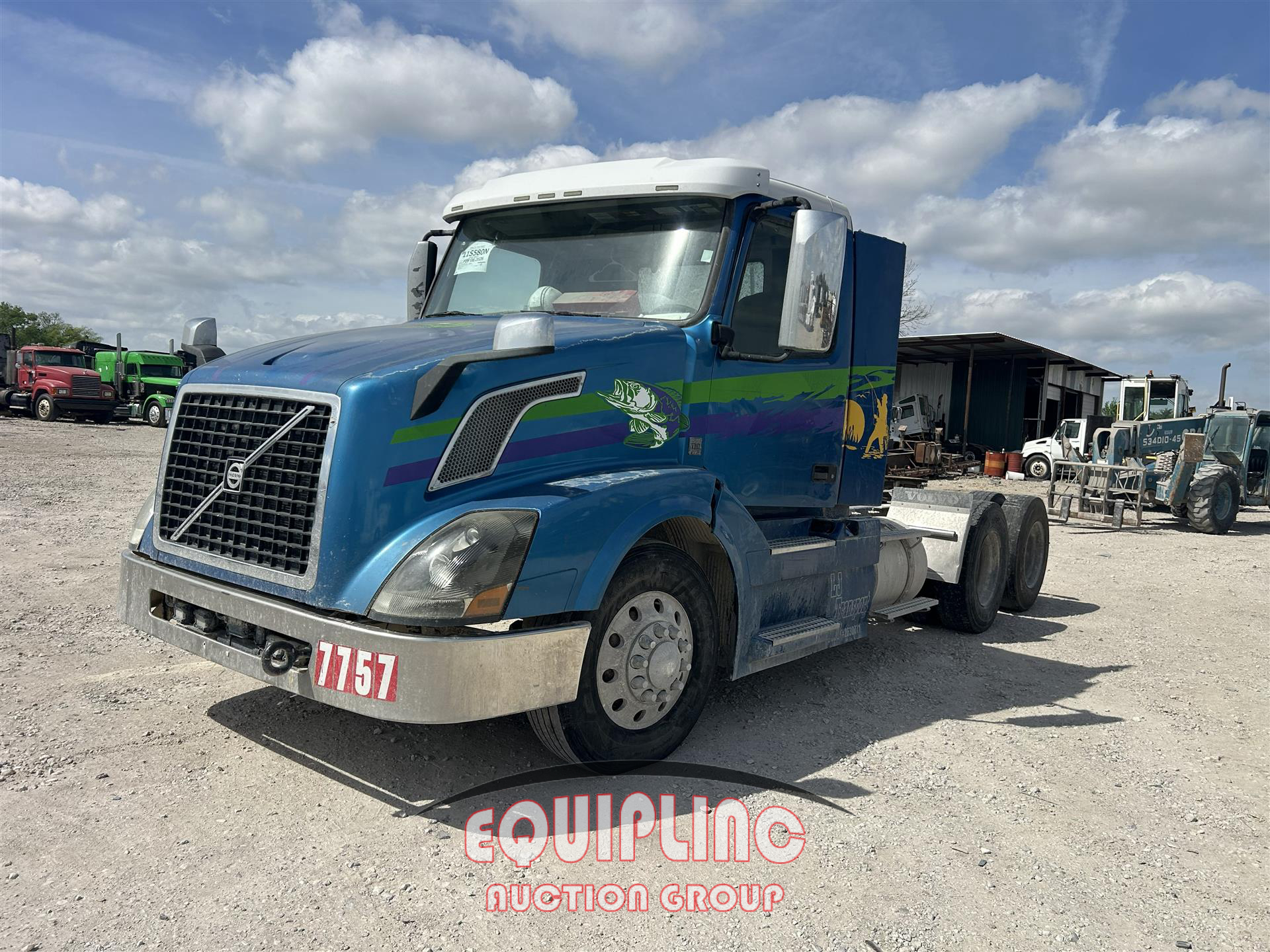 2016 Volvo VNL64T300 6X4 T/A DAY CAB TRUC
